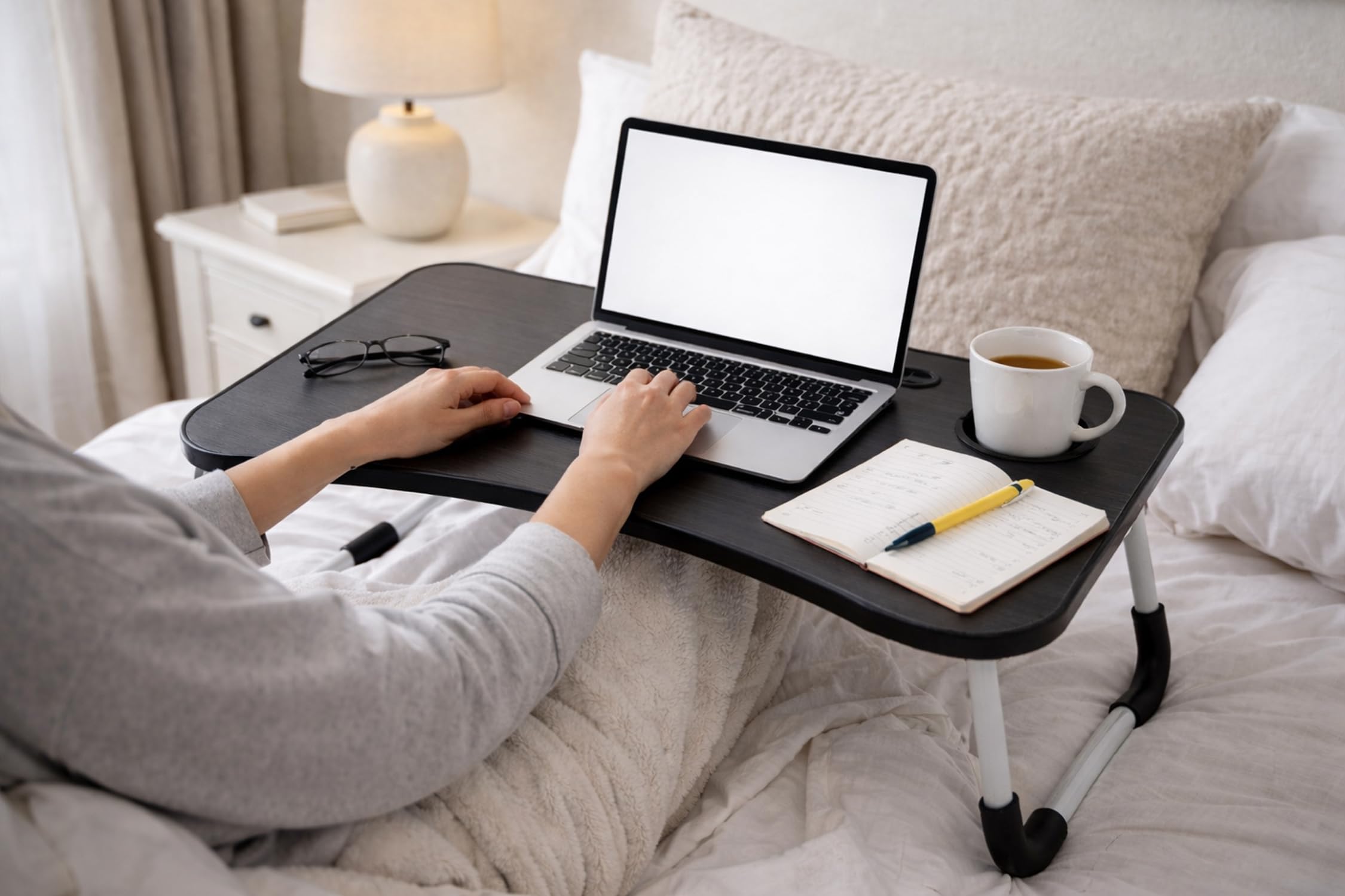 Mojawo Betttablett Betttisch Tablettisch Beistelltisch Serviertablett mit Füßen Tabletttisch klappbar Laptoptisch Getränkehalter
