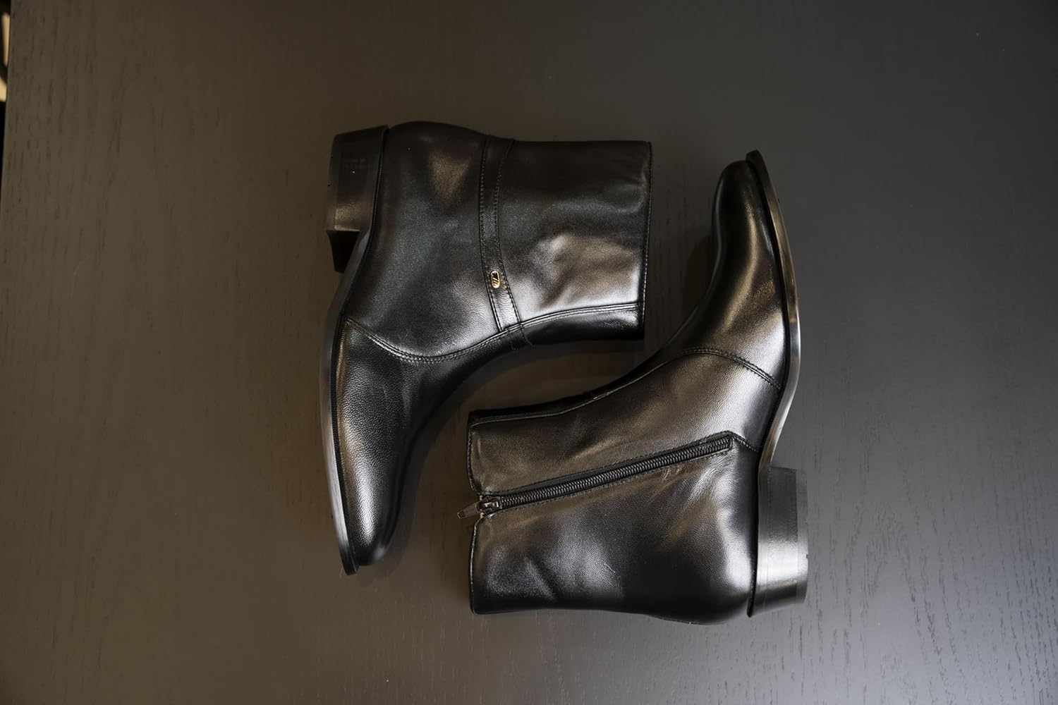 Bota Cano Alto Masculino Social 100% Em Couro Legítimo 210 em promoção! Veja a oferta e mais achadinhos de Botas & Coturnos Masculinos 7 Hoje é o melhor dia para comprar Bota Cano Alto Masculino Social 100% Em Couro Legítimo 210 com aquele preço maroto! Promoção! Aproveite a oferta! 7