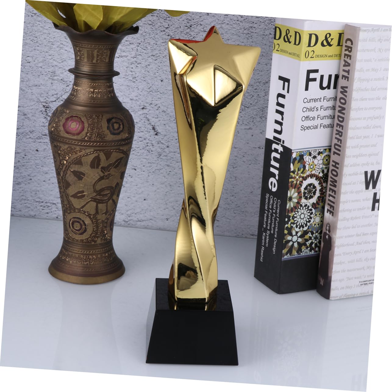 Goldene Auszeichnungstrophäe aus Kunstharz mit Stern Design Kreative Partytrophäe als Spielpreis Belohnung für Sportbankette