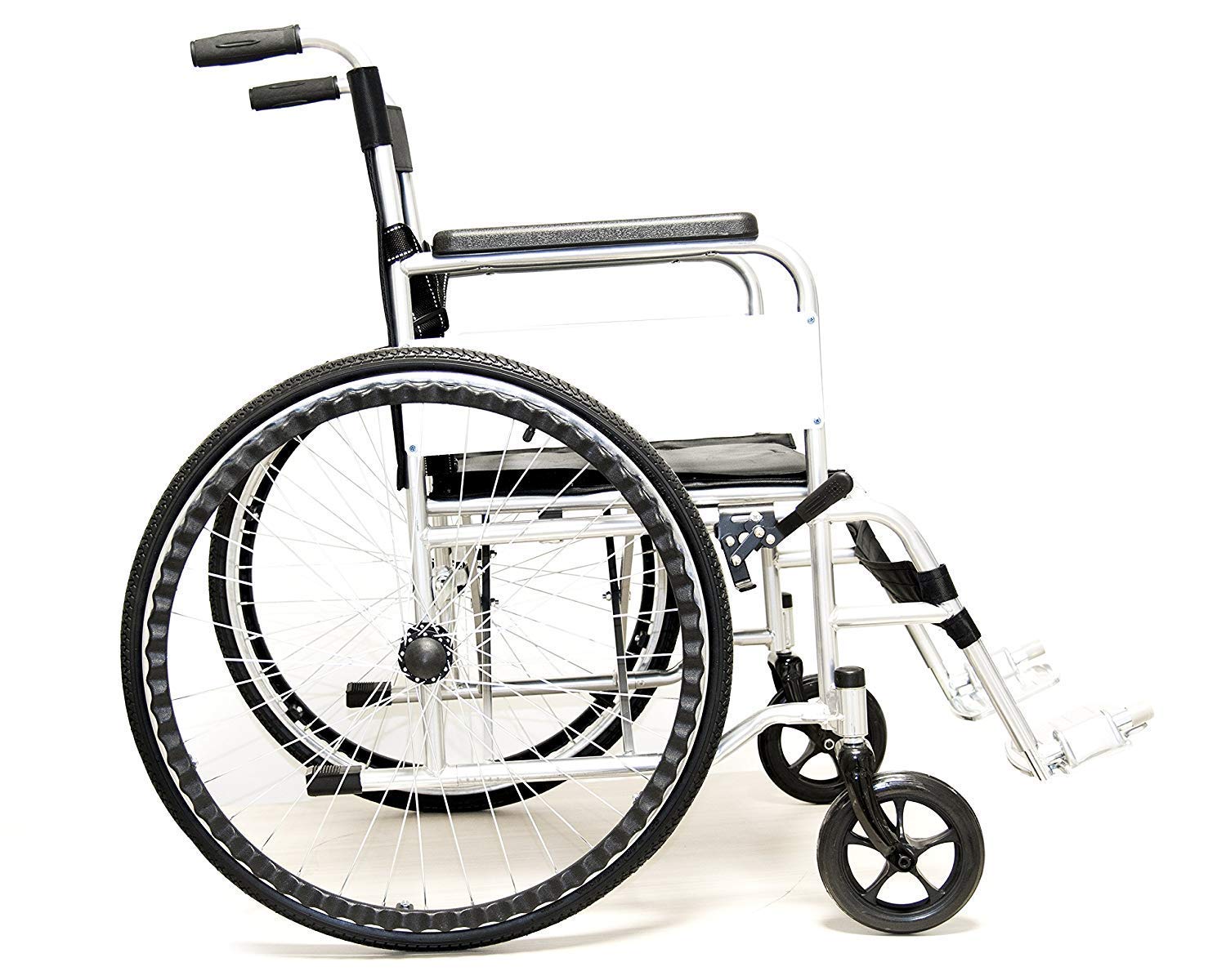 Sedia a Rotelle Pieghevole Leggera ad Autospinta Carrozzina per Disabili ed Anziani con Braccioli e Poggiapiedi Estraibili Cintura di Sicurezza 85 x 69 x 91 cm Nero