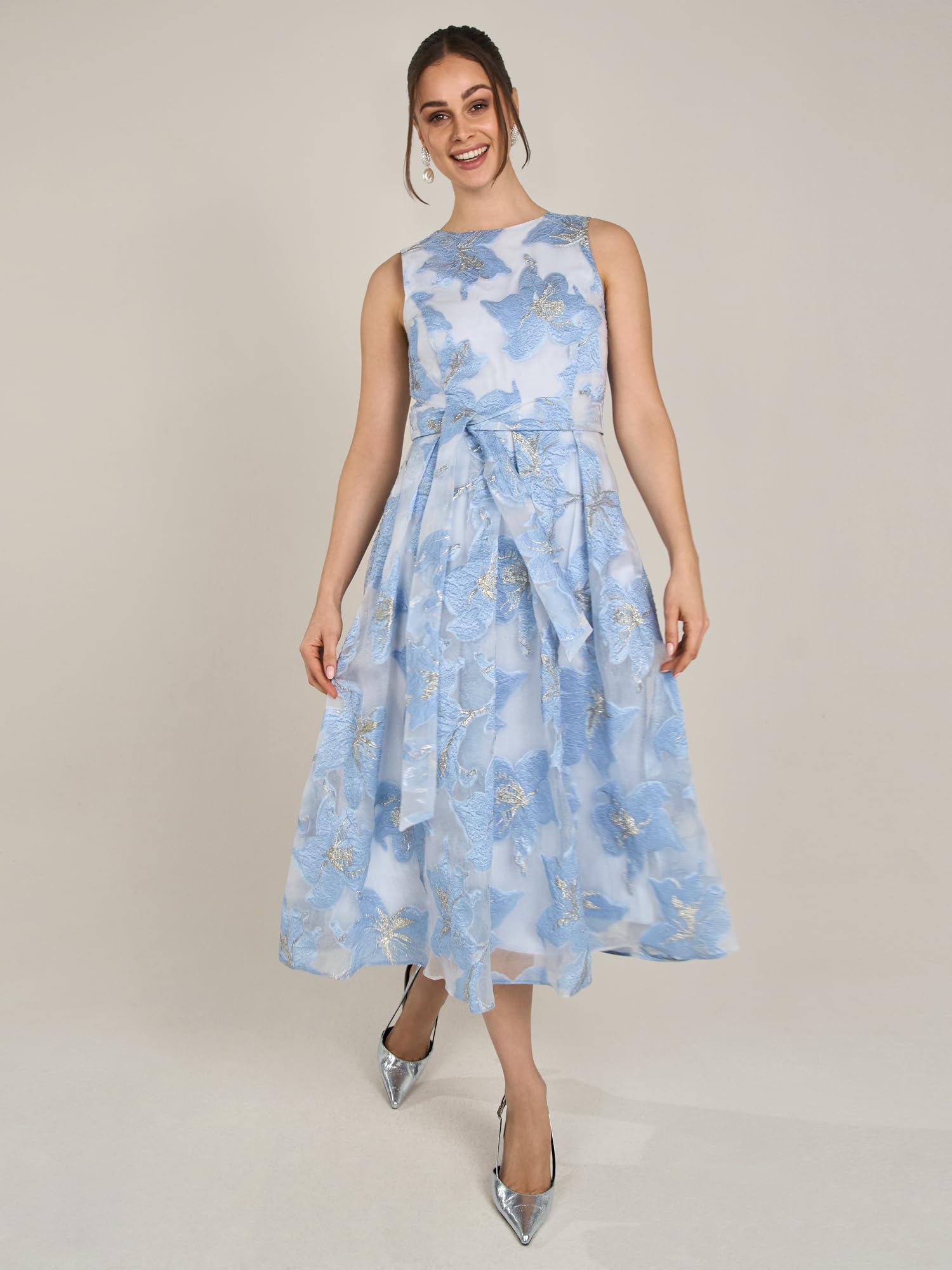 APART Midi Jacquardkleid aus einem strukturierten Organza Jacquard,