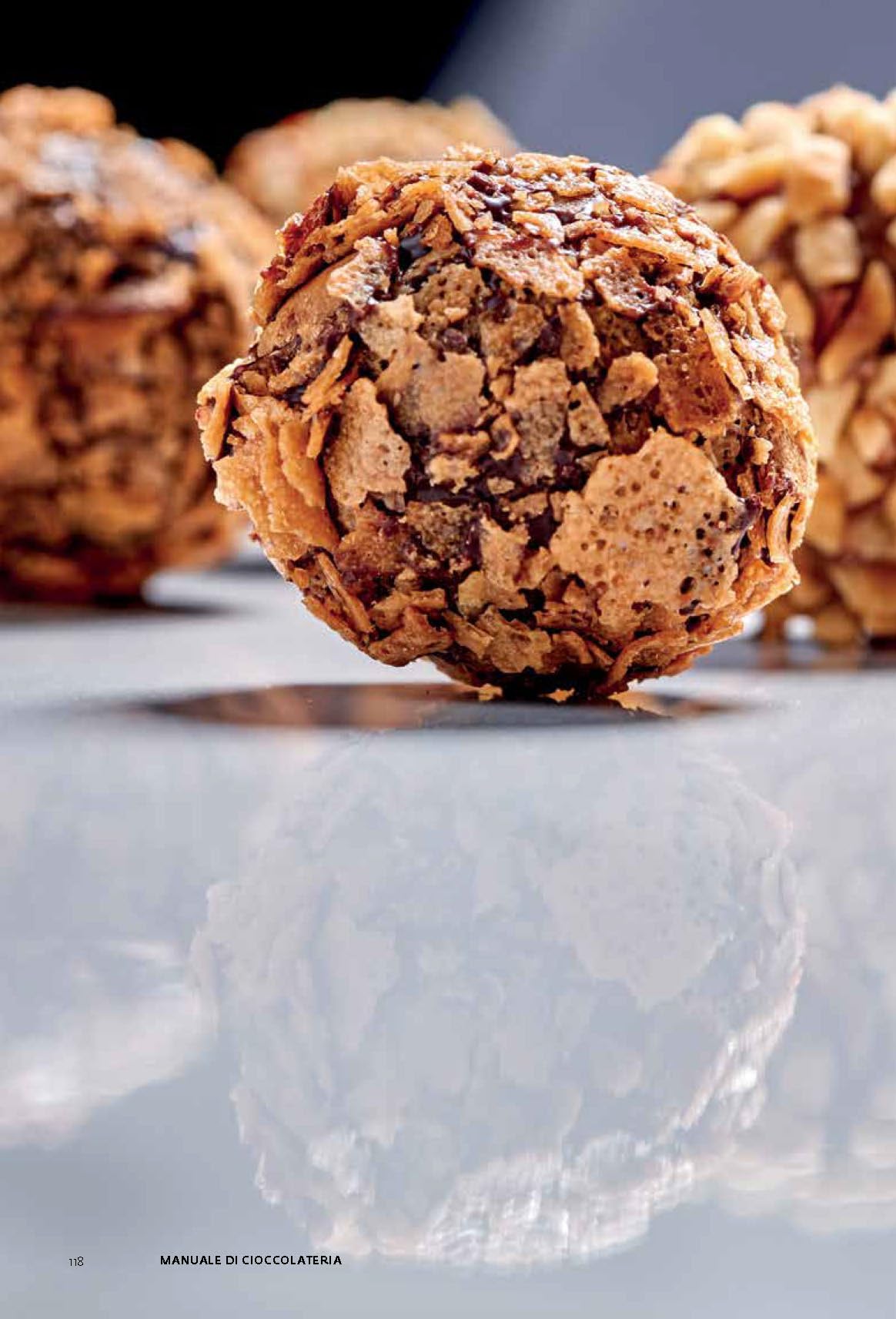 Il manuale del cioccolato. Tecnica, gestione, ricette. Guida pratica