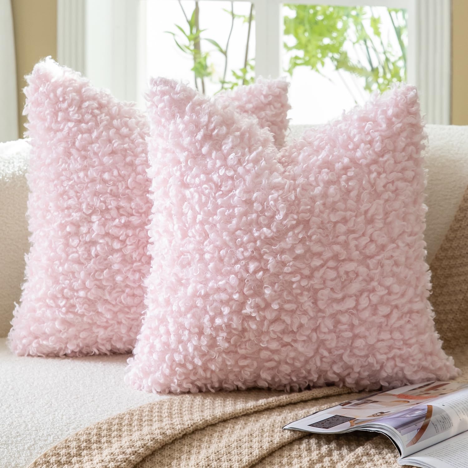 Mandioo Set of 2 Pink Faux Fur Cushion Covers 55x55 cm 22x22 inch Boucle Decorative Sherpa Throw Pillow Covers Thick Fuzzy Fleece Pillowcases for Sofa Couch Bed Living Room — image 1