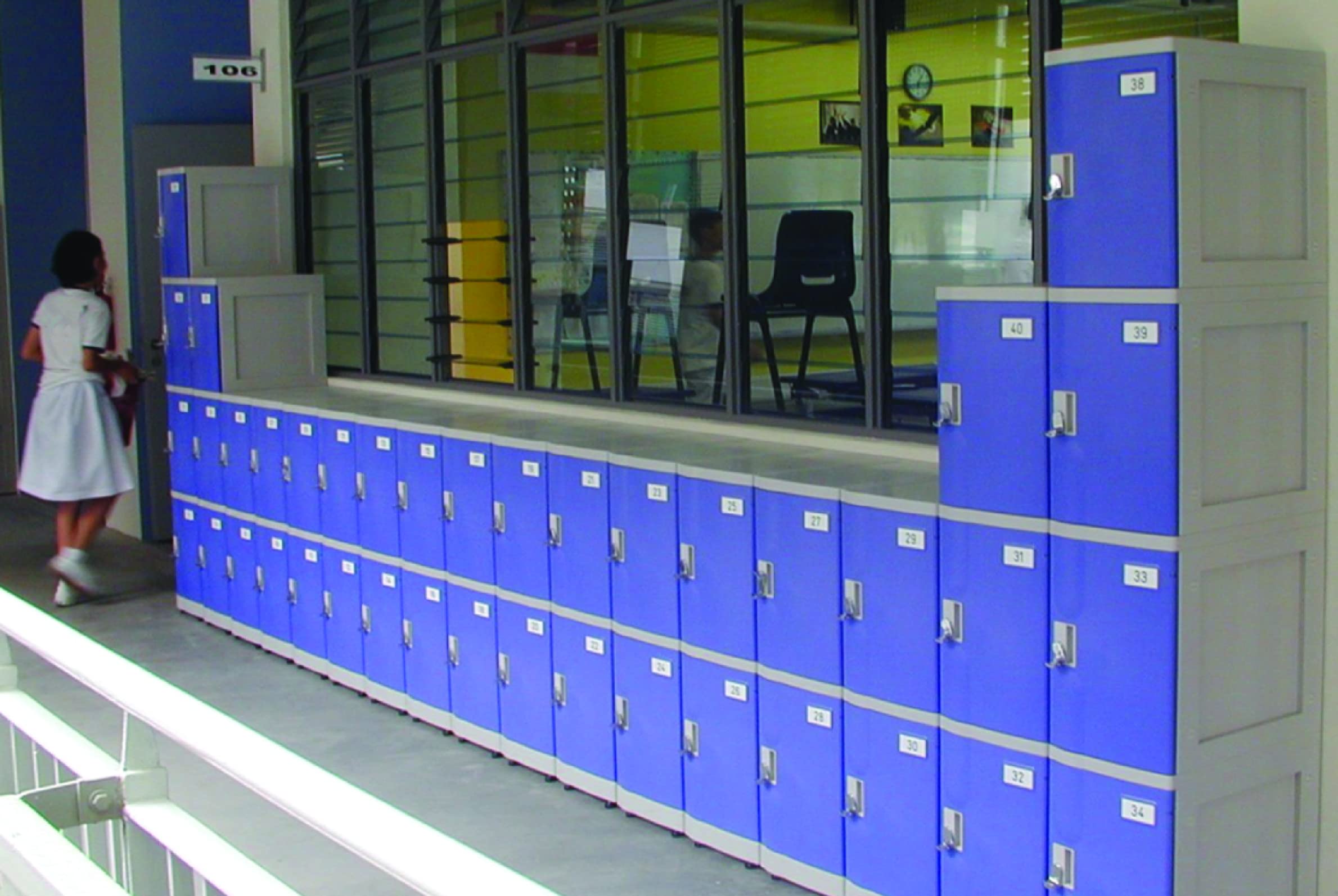 Amazon.co.jp: 【組立簡単！水洗いOK！樹脂製ロッカー】プラ