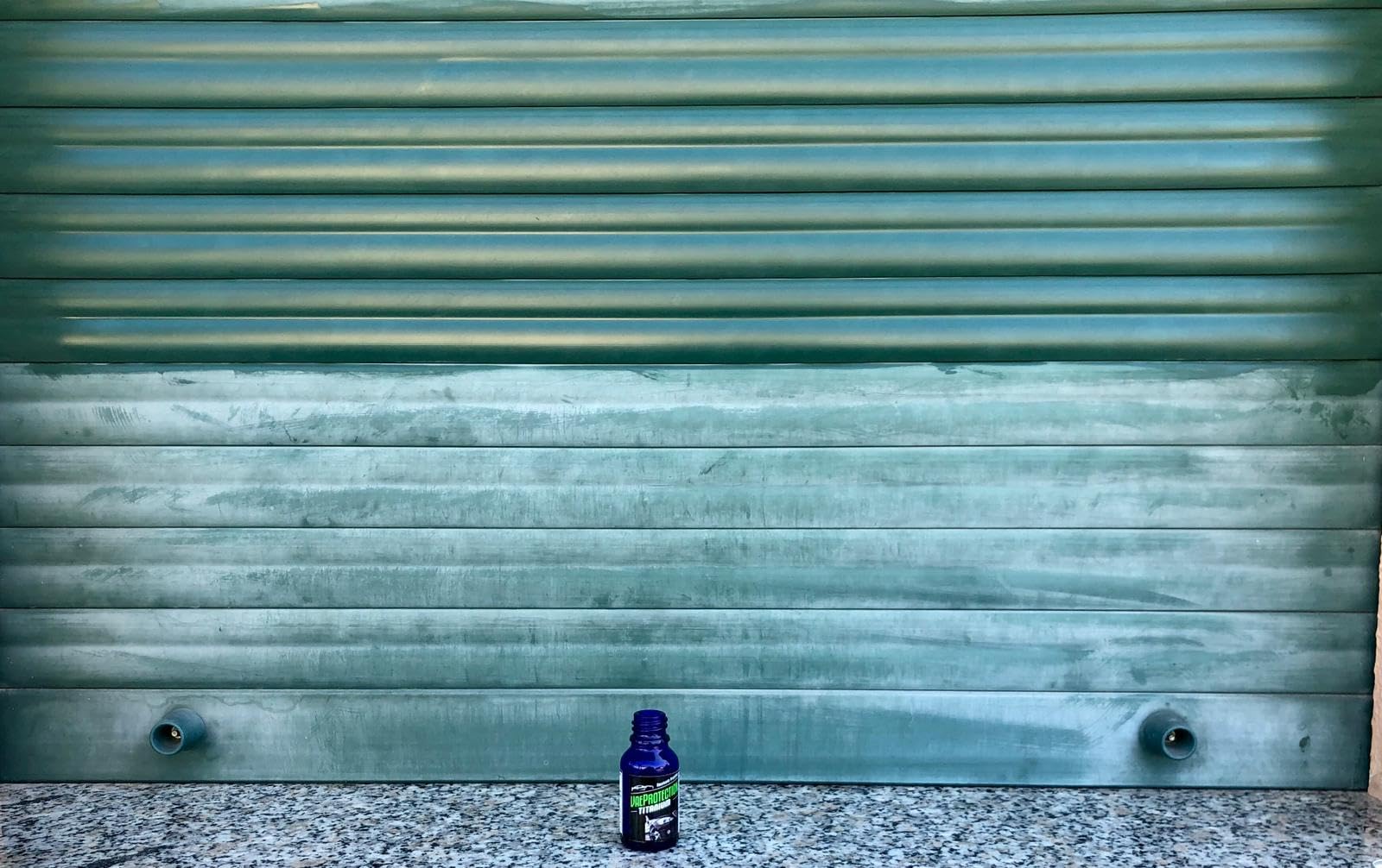 Kit Rigenera Plastiche Auto VaeProtection Titanium PRO 20 gr - Testato sul canale Flavio Tuttofare - Rigenera le plastiche sbiadite della tua auto in pochi minuti