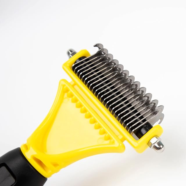 Foto 6 de 7 de GLÜCKPET Cepillo para Perro, Elimina el Pelo Muerto, Desenreda Nudos, Amarillo, Certificado CE