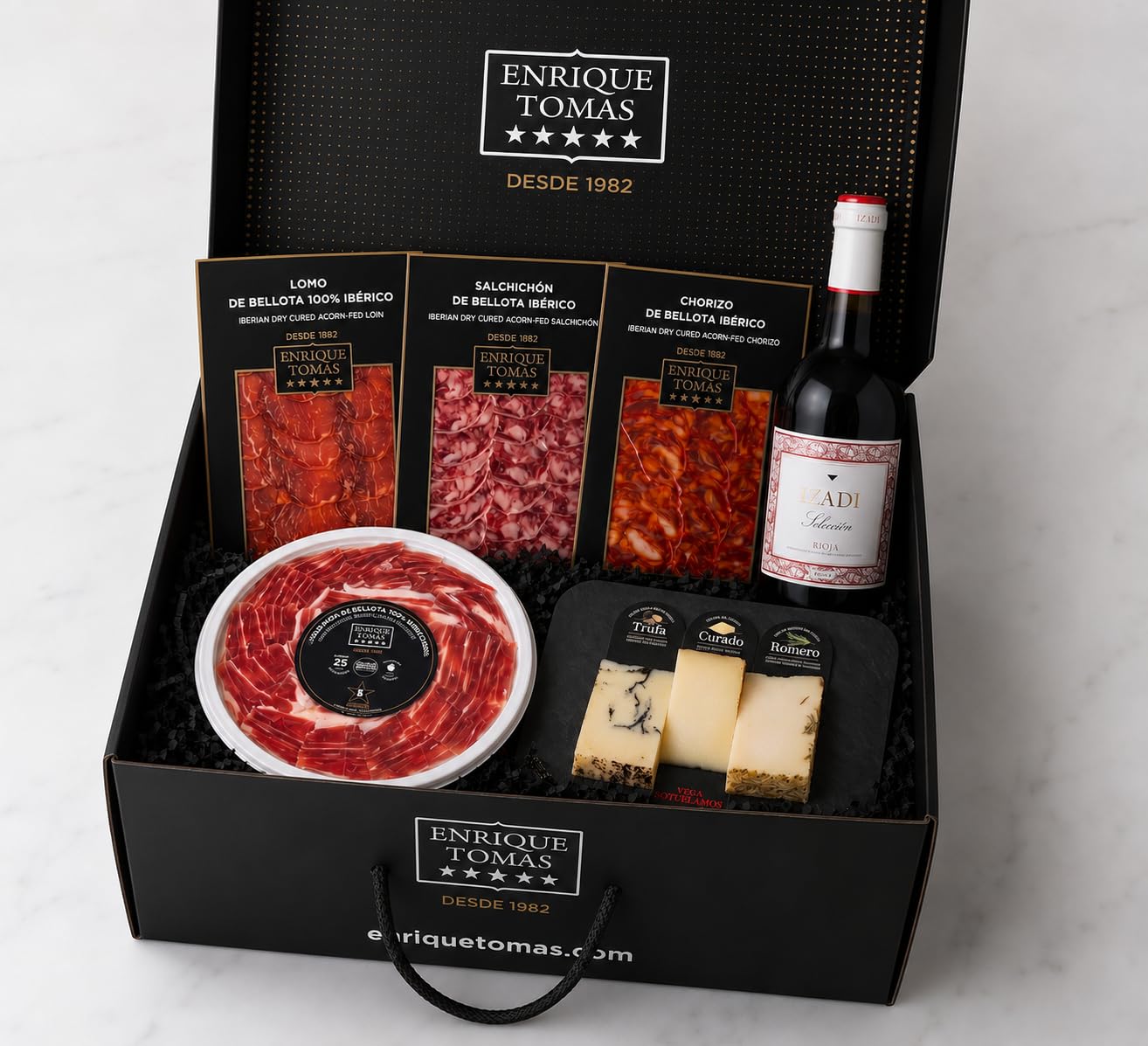 ENRIQUE TOMÁS - Pack Compartir 100% Bellota: 1 plato de Jamón de Bellota 100% cortado a cuchillo, Lomo, Salchichón, Chorizo de Bellota, Quesos Artesanales y Vino Tinto Izadi Selección Rioja