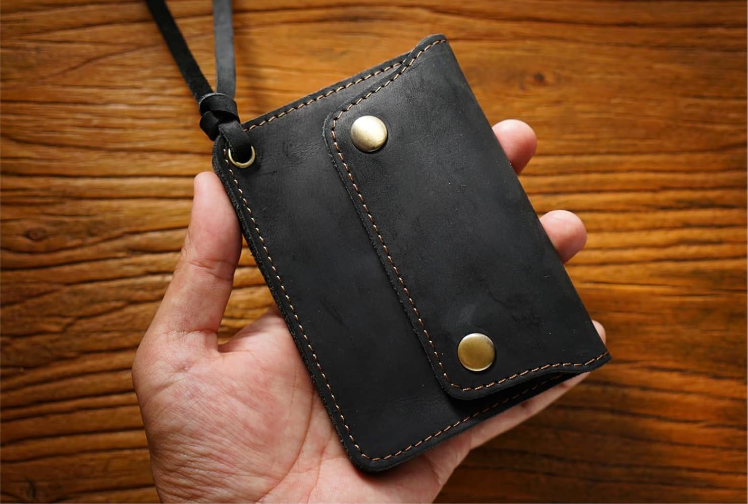 Amazon | 牛革 ミドルトラッカーウォレット (ブラック) | 財布