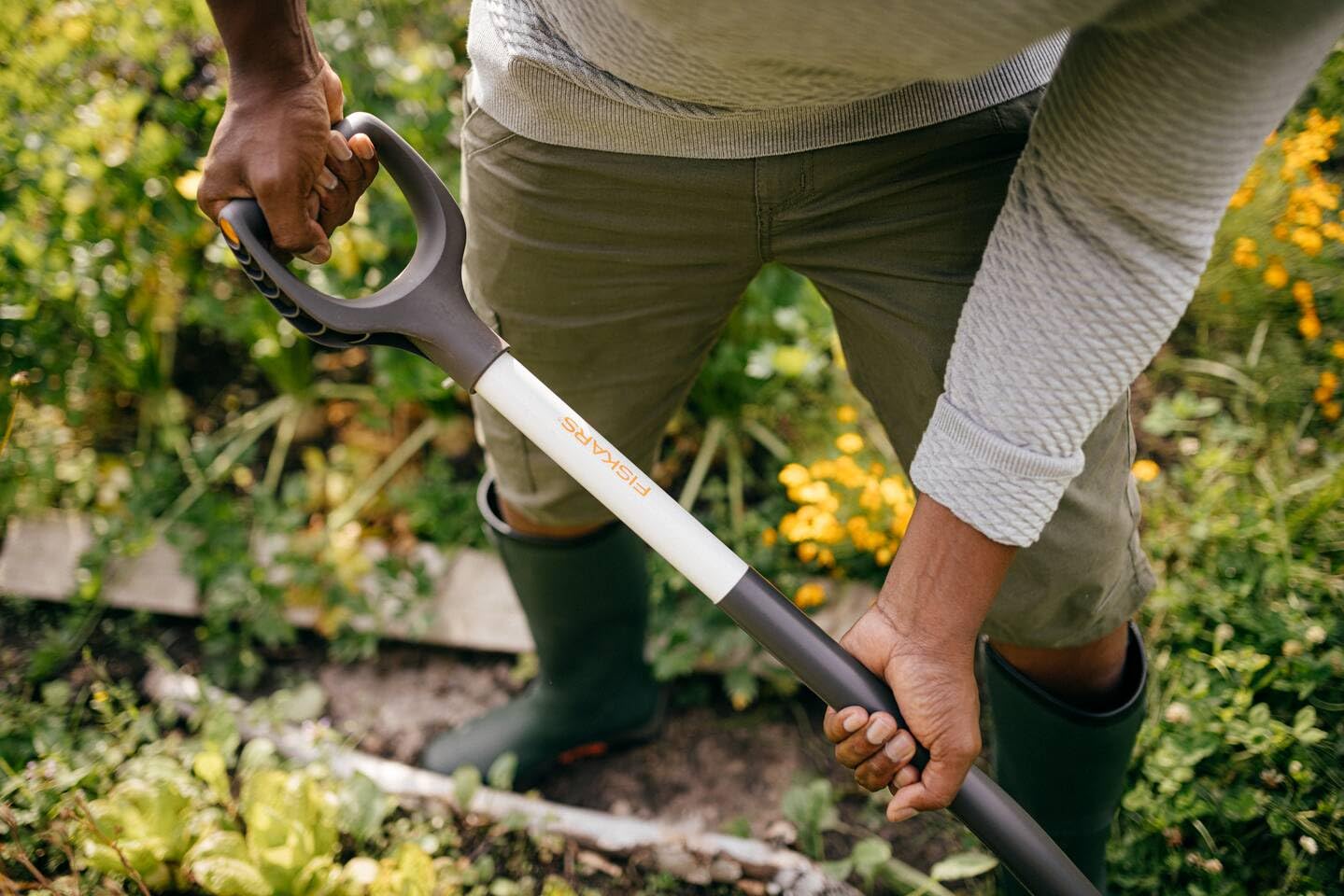 Fiskars Forcone per Terreni Morbidi e Friabili, con 4 Rebbi | Lunghezza: 105 cm, Rebbi e Manico in Acciaio di Alta Qualità, Nero/Bianco, Bianco, 1070715