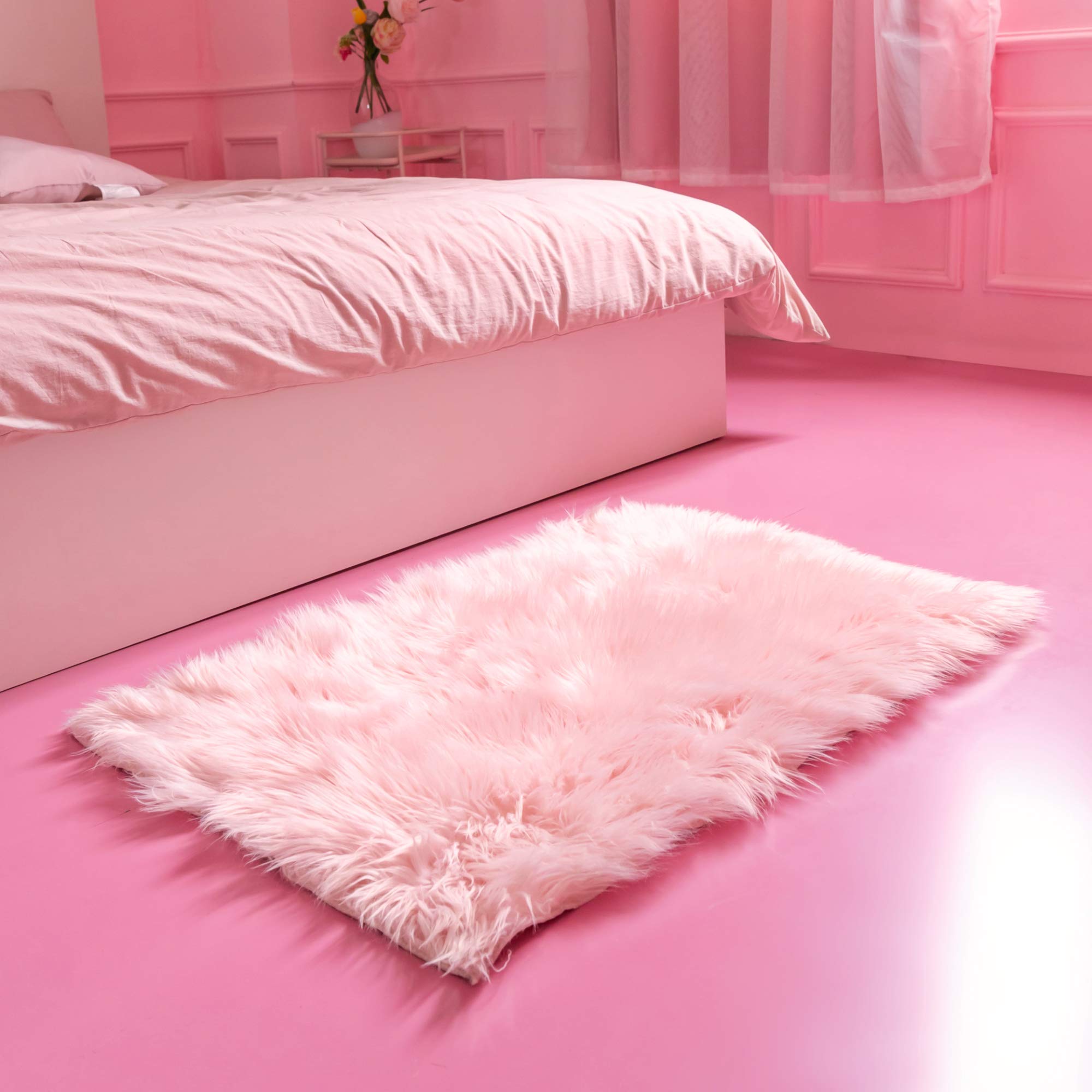 Amazon | スーパーソフトピンクフェイクファーエリアラグ ふわふわ