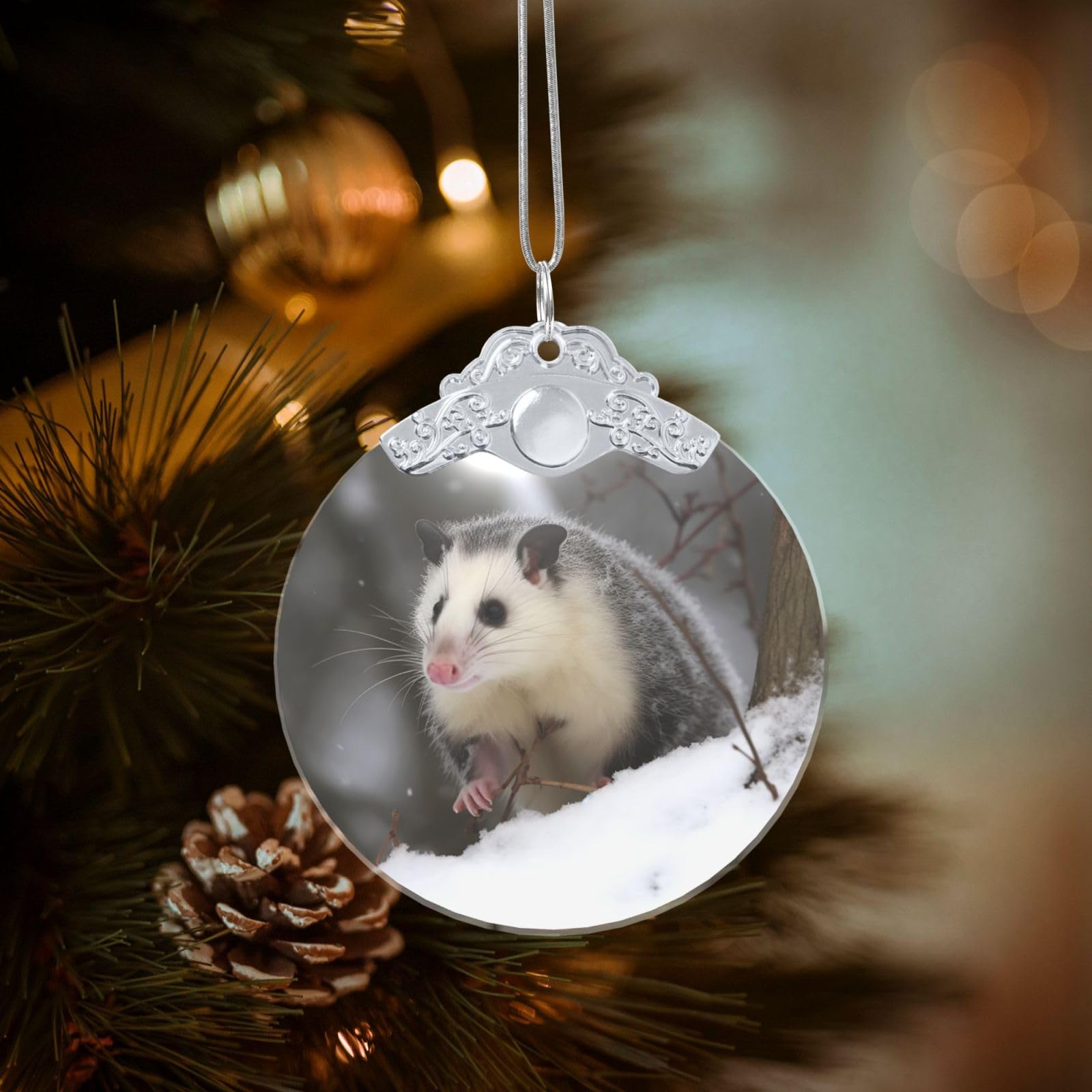 Crystal Christmas Ornaments for Christmas Tree Decoration Hanging Opossum in Snow Ornament with Gold Ribbon Crafts Round Pendant for Keepsake Gifts Glass Xmas Decor Party Supplies