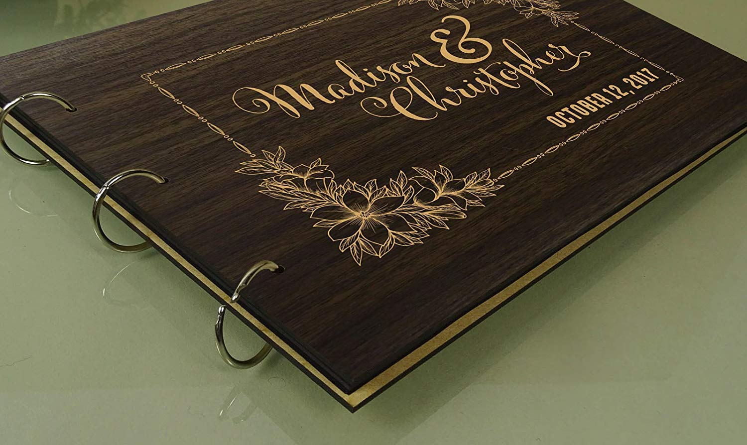 Darling Souvenir Niestandardowa rustykalna księga gości weselnych spersonalizowane drewniane kwiatowe grawerowane albumy fotograficzne dla panny młodej i pana młodego