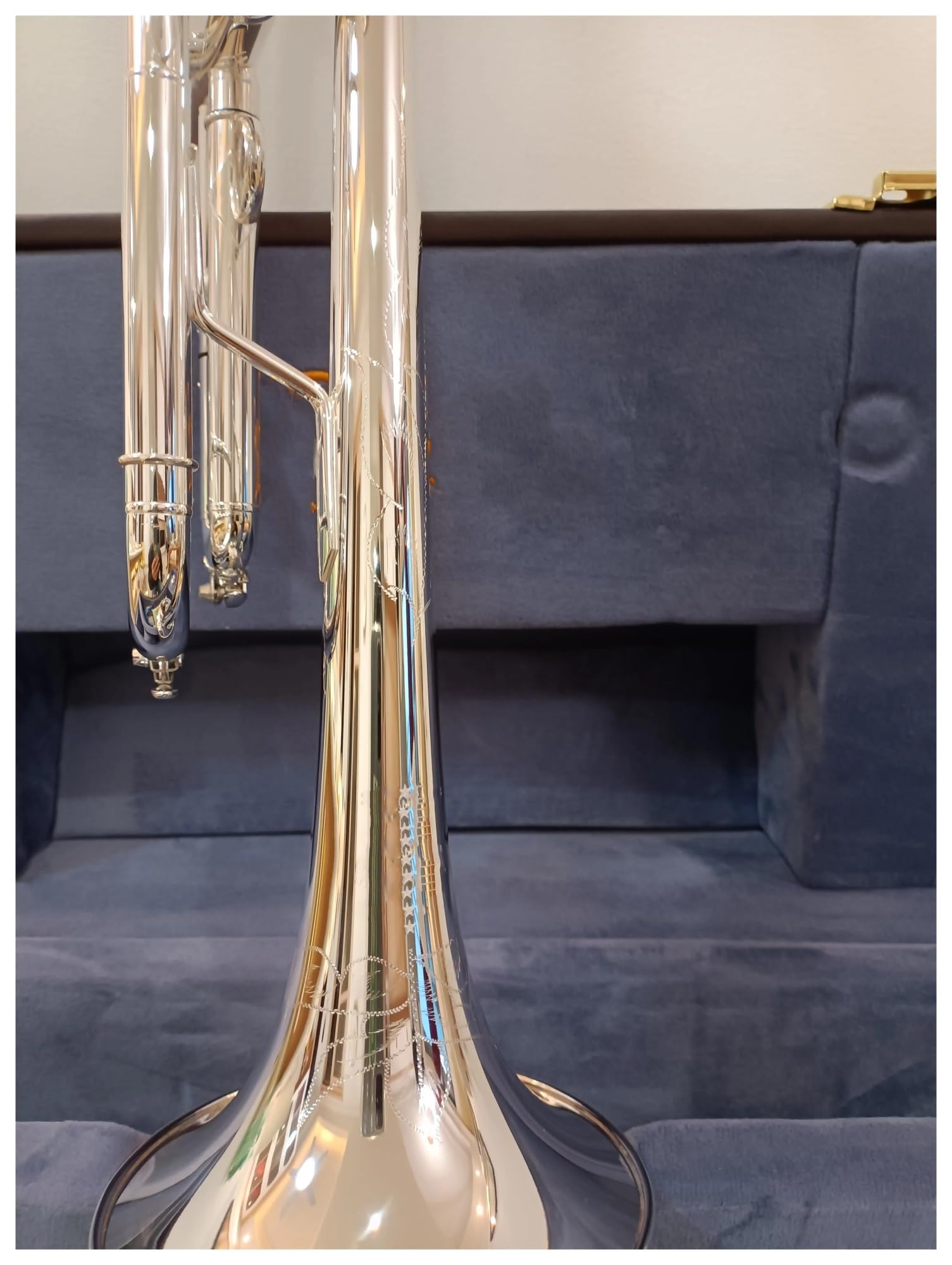 trąbka instrument Oryginalny mały rozmiar posrebrzany z oryginalną niebieską obudową