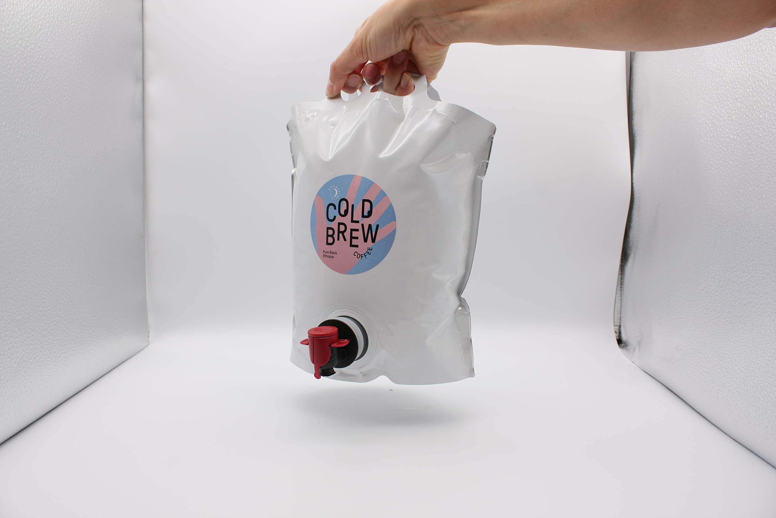 3 Liter Good Spirits Bio Cold Brew Coffee Pure Black Ethiopia Kaffee Kaltgetränk aus Spezialitätenkaffee Stand Up Pouch mit Zapfhahn für lange Haltbarkeit und Geschmack