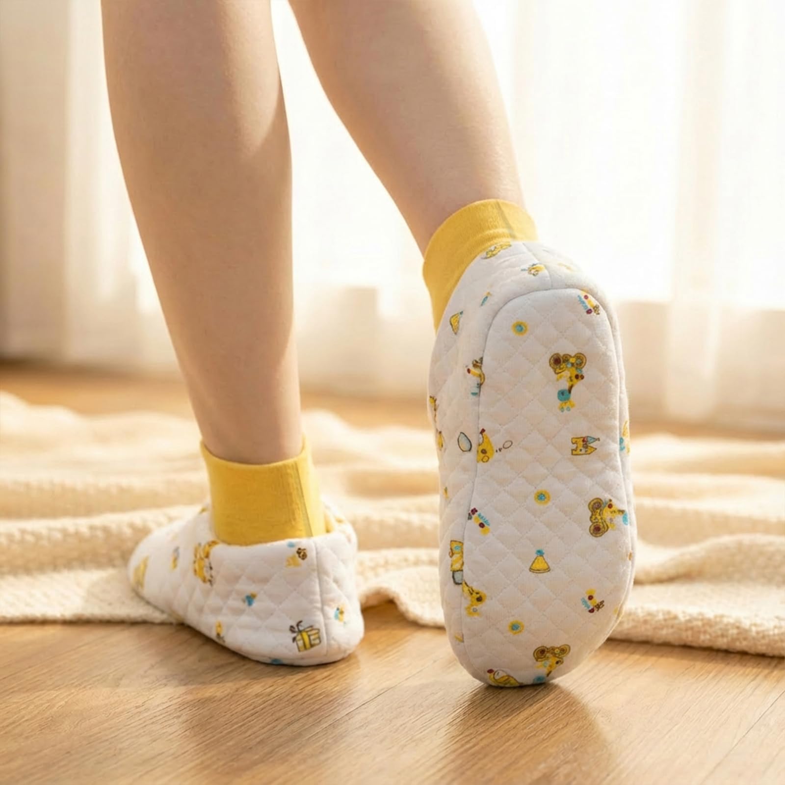 CutiePlusU Krótkie skarpetki z uroczymi wzorami – 2 pary oddychających, lekkich i ciepłych skarpetek domowych