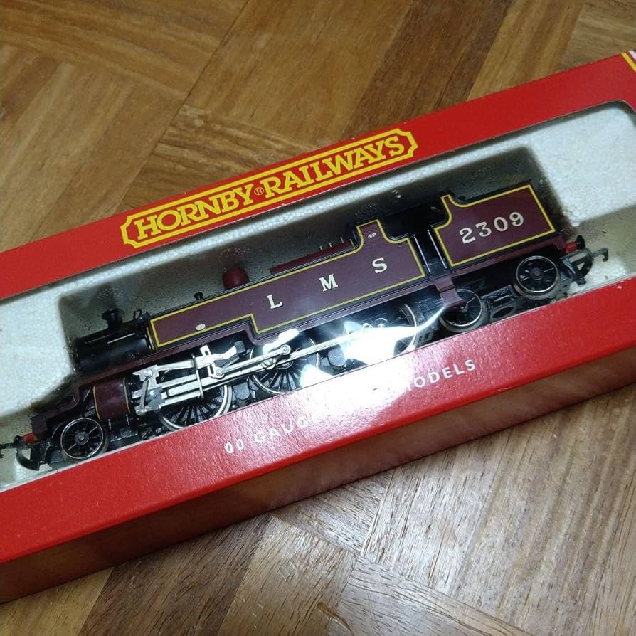 ホーンビー　OOゲージ　イギリス型車両（2両） ホーンビー 蒸気機関車 LNER - Class A4 - 4492 'Dominion of