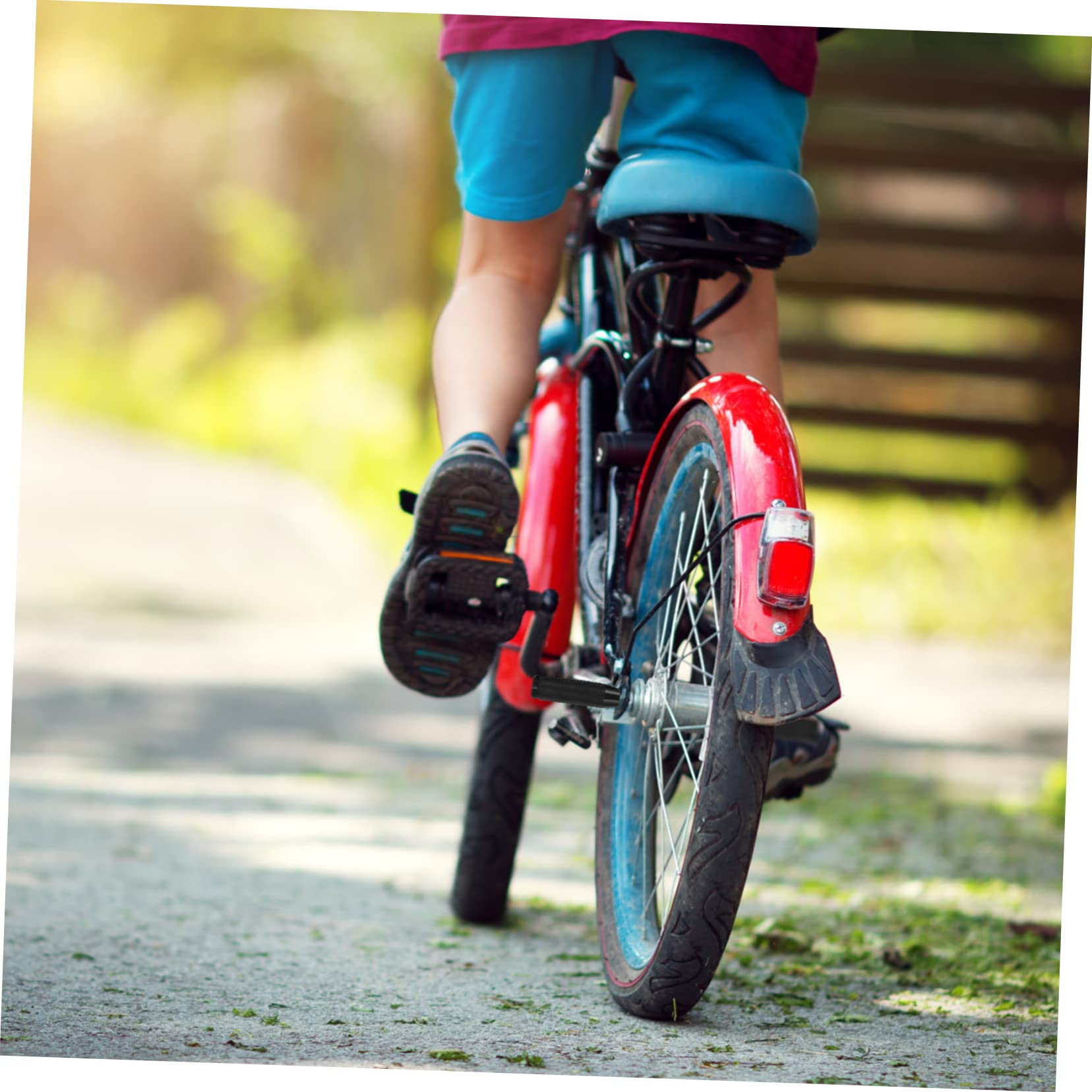 FOYTOKI 1Pair Stunt Pegs for Bicycles Durable Aluminum Alloy Rear Pedals with Non Slip Grooves Easy Installation Suitable for Mountain and Bikes Heavy Weight Bearing Design