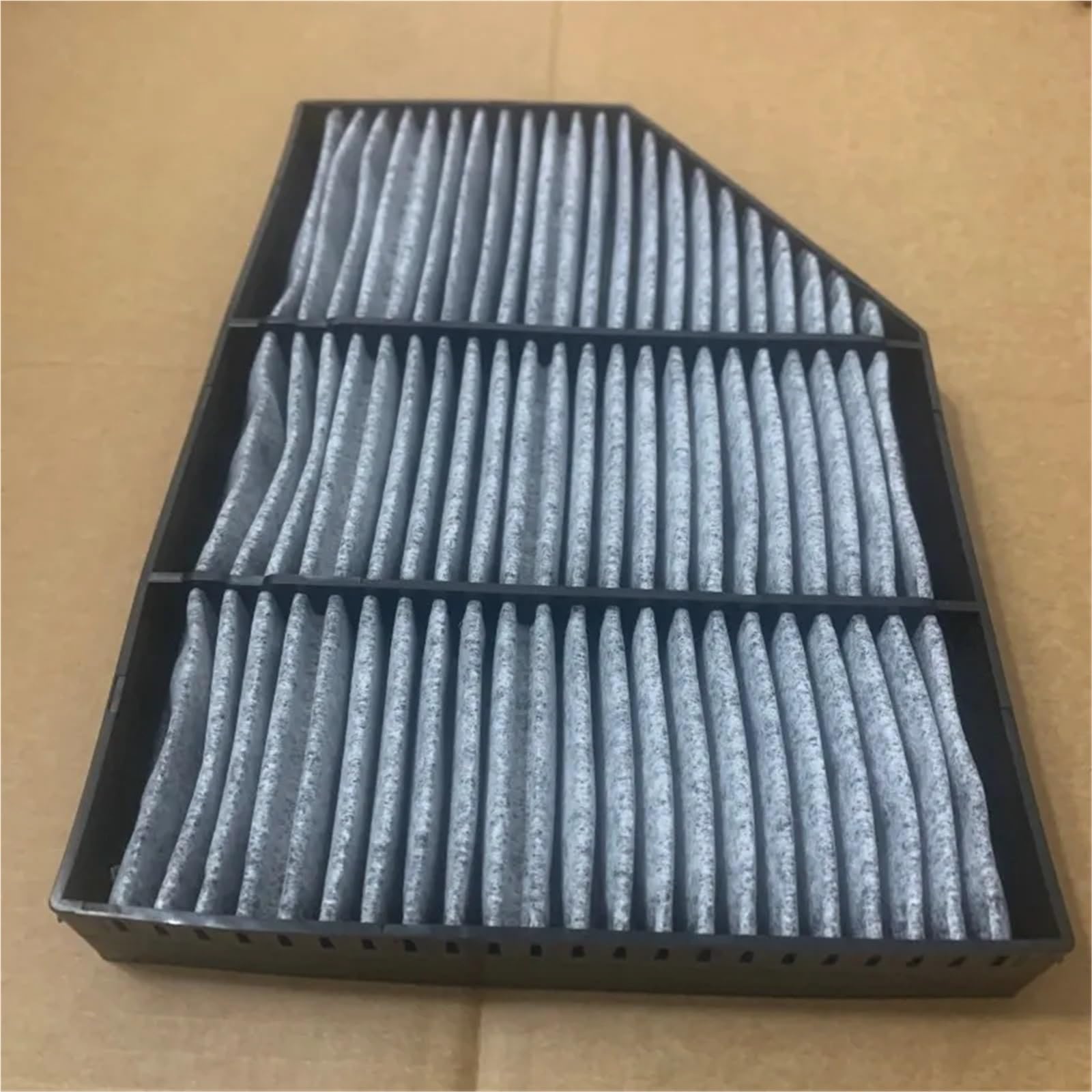 Pasuje do filtra klimatyzacji ciężarówki Benz OE A9608300018 A9608300718 A0008309718 A9608300218 0008309518 E3930LI Filtr powietrza kabinowego