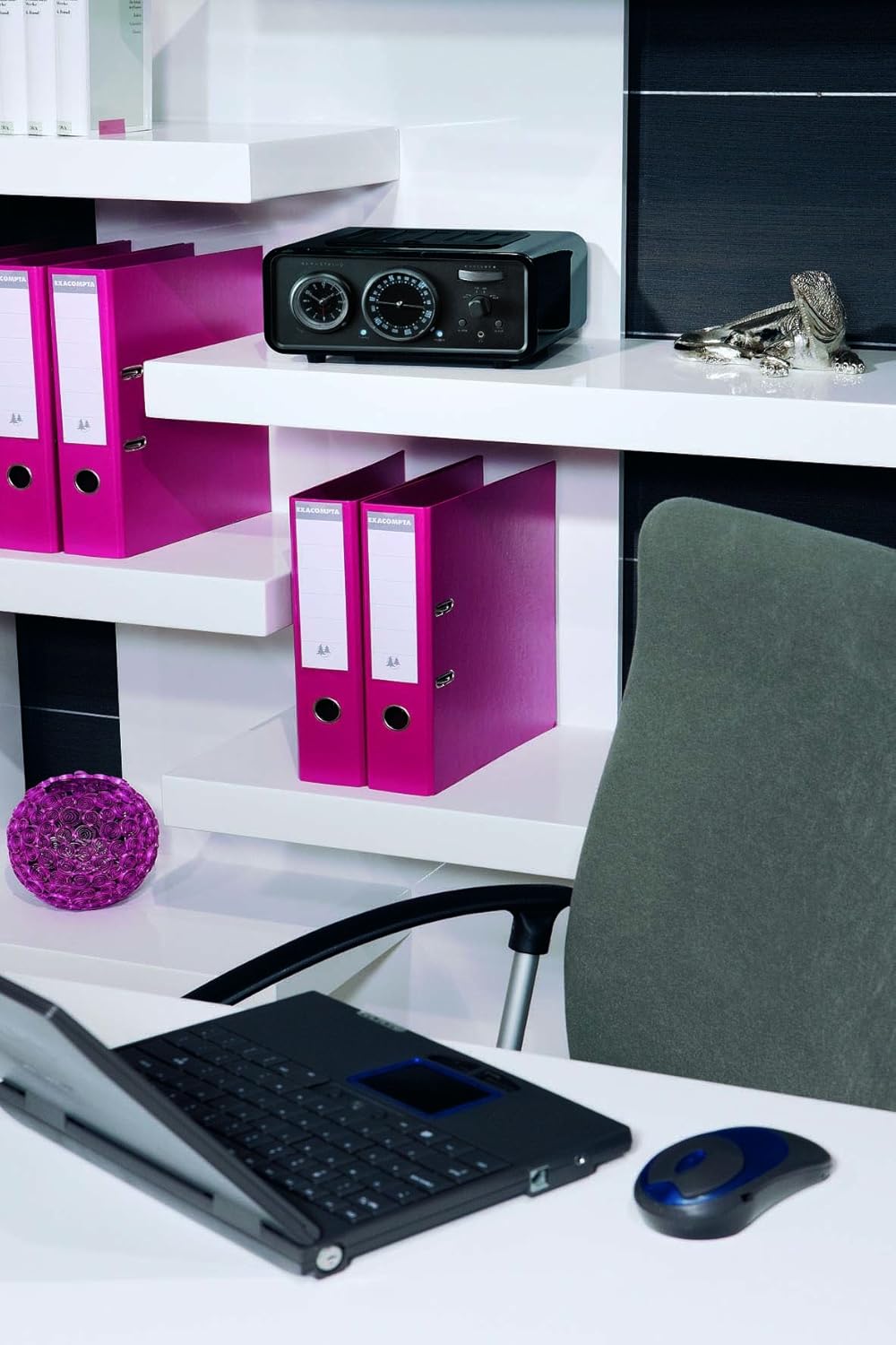 Bernstein RAC20 Designradio placed on a shelf