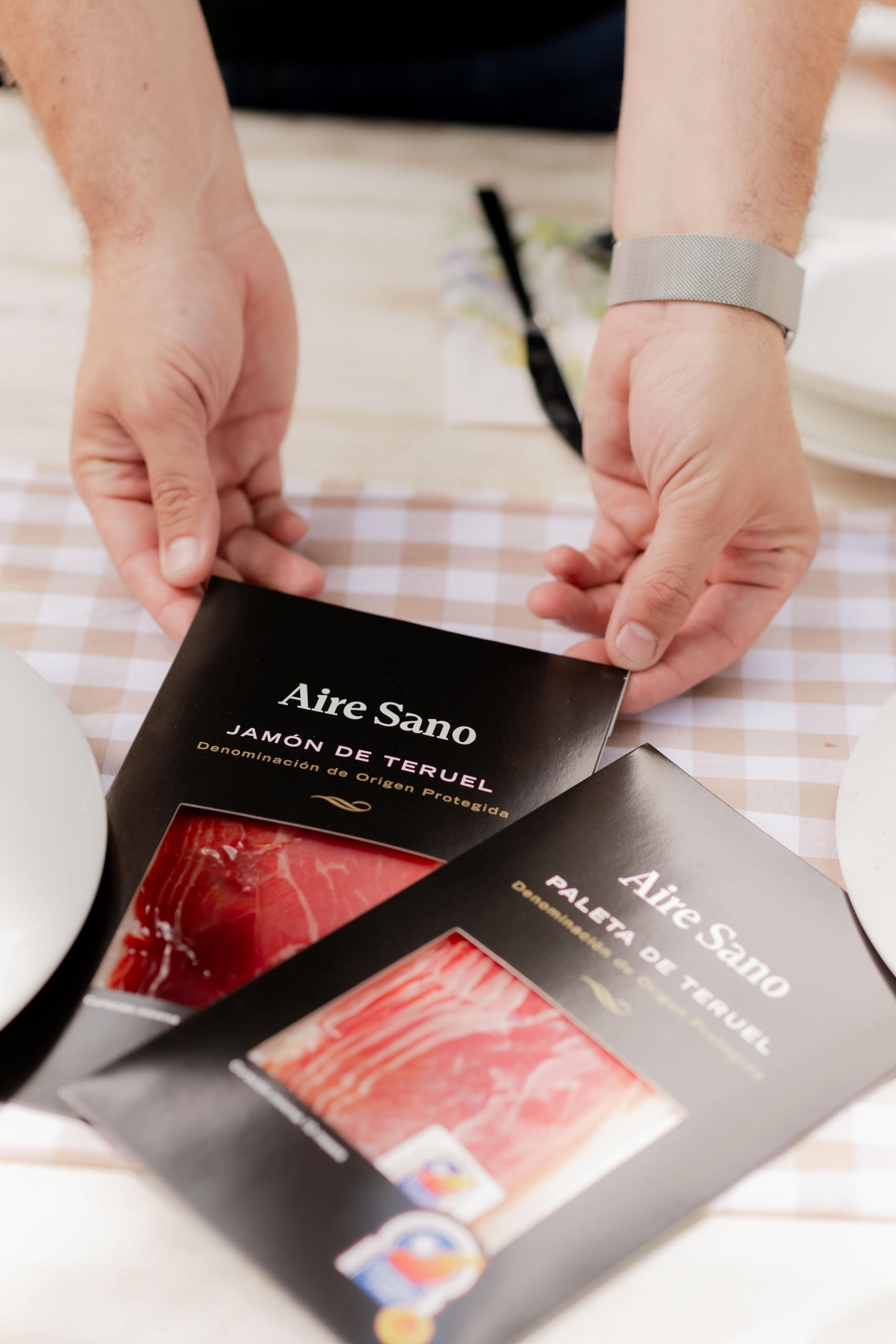 Aire Sano - Estuche de Jamón y paleta DOP Teruel (10 Sobres de Jamón de 80 g) + (5 Sobres de Paleta de 80 g) - Alto Contenído en Proteínas, Sin Gluten y Sin Lactosa - Envasados al Vacío