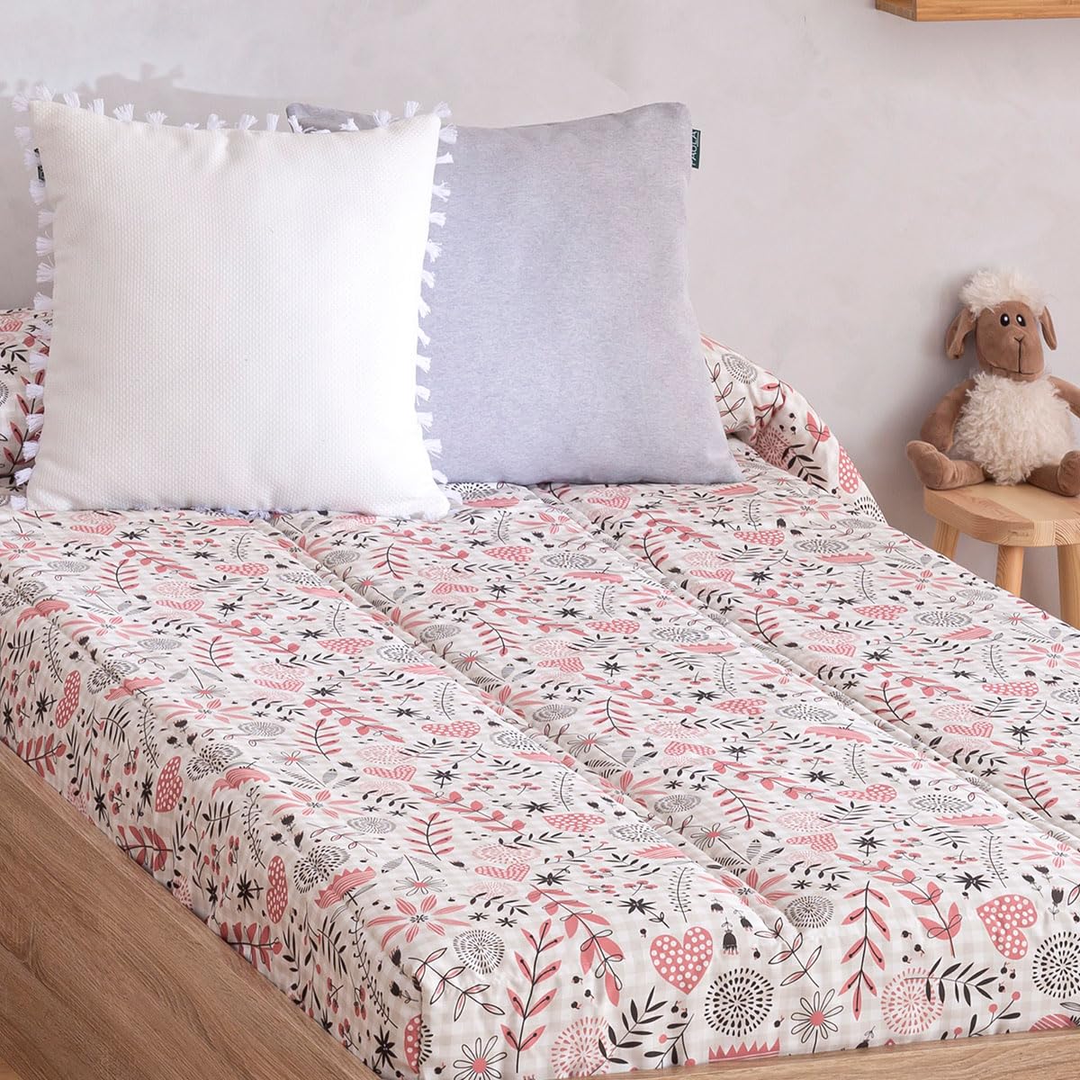 Edredón ajustable para dormitorios juveniles e infantiles, perfecto para camas nido y literas, muy cómodo y fácil de utilizar. Medida para cama de 90. Modelo estampado PIA. 65% poliester/35% algodón