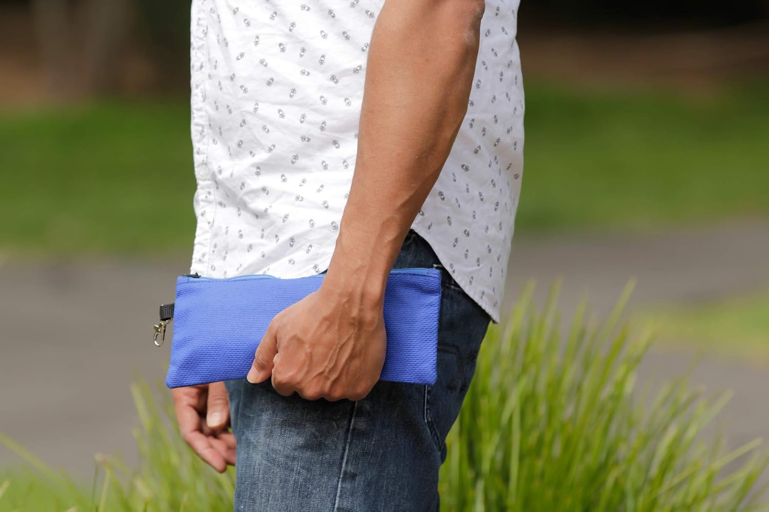Insulin Cooler Wallet for 4 Pens – Keeps Medication Cool and Safe for 36+ Hours, Stress-Free | Insulin Pen Cooler for Travel and Everyday Use | No Ice, No Batteries Required | Zipper Wallet - Blue
