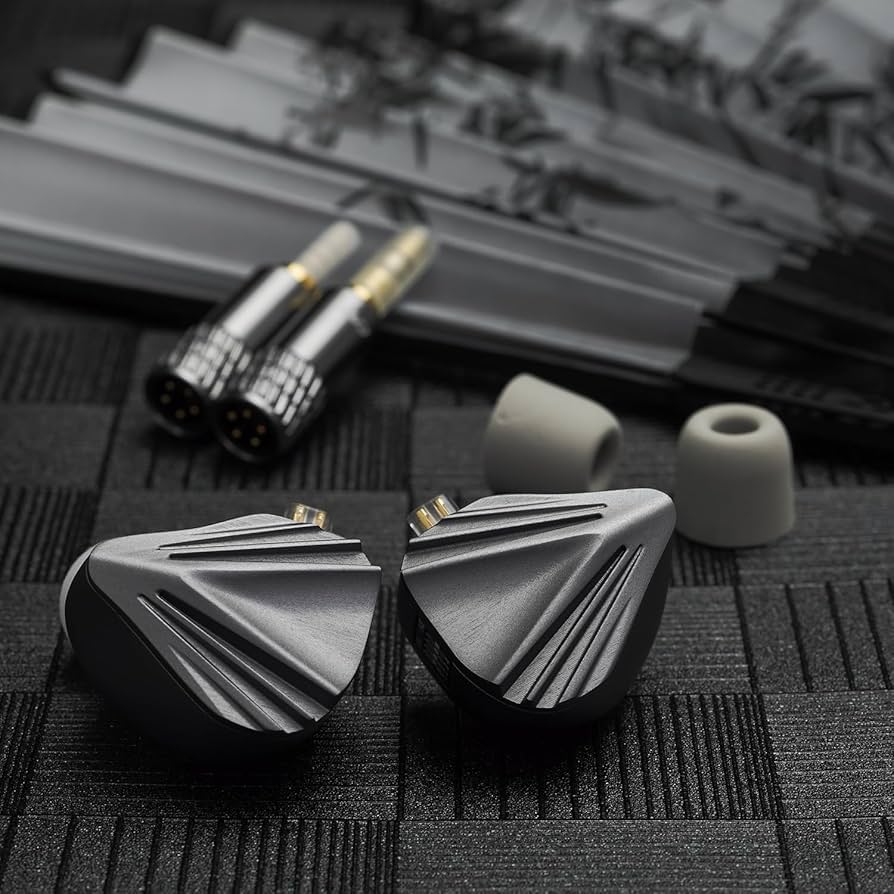 イヤホン CVJ KUMO Amazon.com: HiFiGo CVJ Kumo Flagship 8 BA in-Ear Monitors