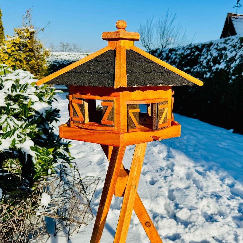 VOSS.garden vogelvoederhuis Borg met opstelvoet, zeshoekig houten dak