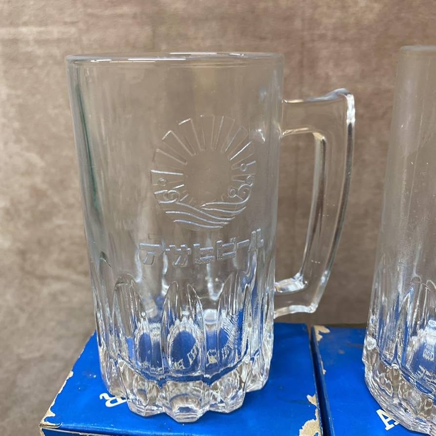 【新品未使用】サントリー昭和レトロアンティークジョッキ５個セット（おつまみ皿付） 取っ手付きグラス5個 ジョッキ型 昭和レトロ - メルカリ