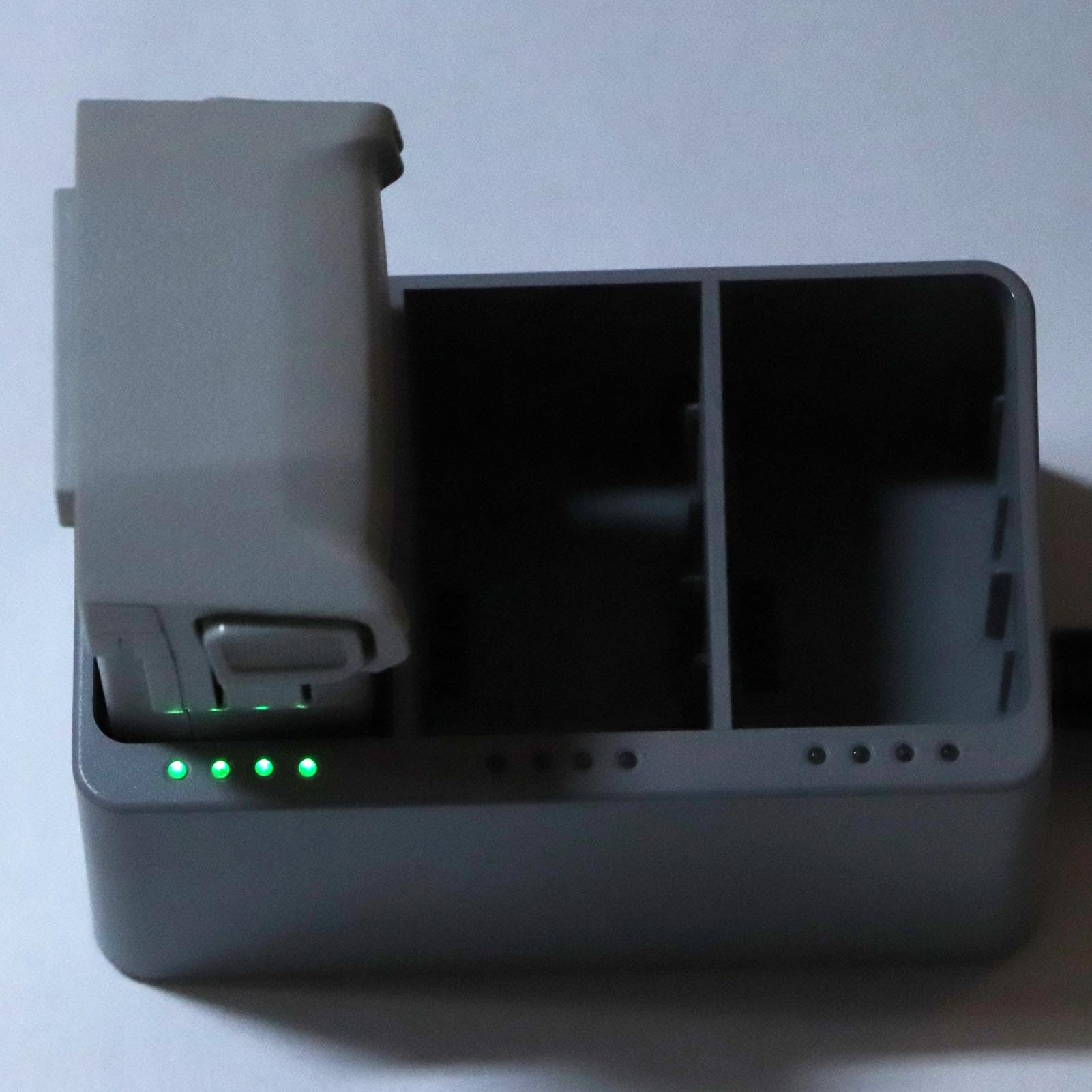 Goshyda Hub de Carga de Batería de Dron Simultáneo de 3 Baterías, Cargador Rápido para Mini 3 Mini Pro, Chip Inteligente PD de 30 W con Protección contra Sobretensión, Almacenamiento de Batería USB C