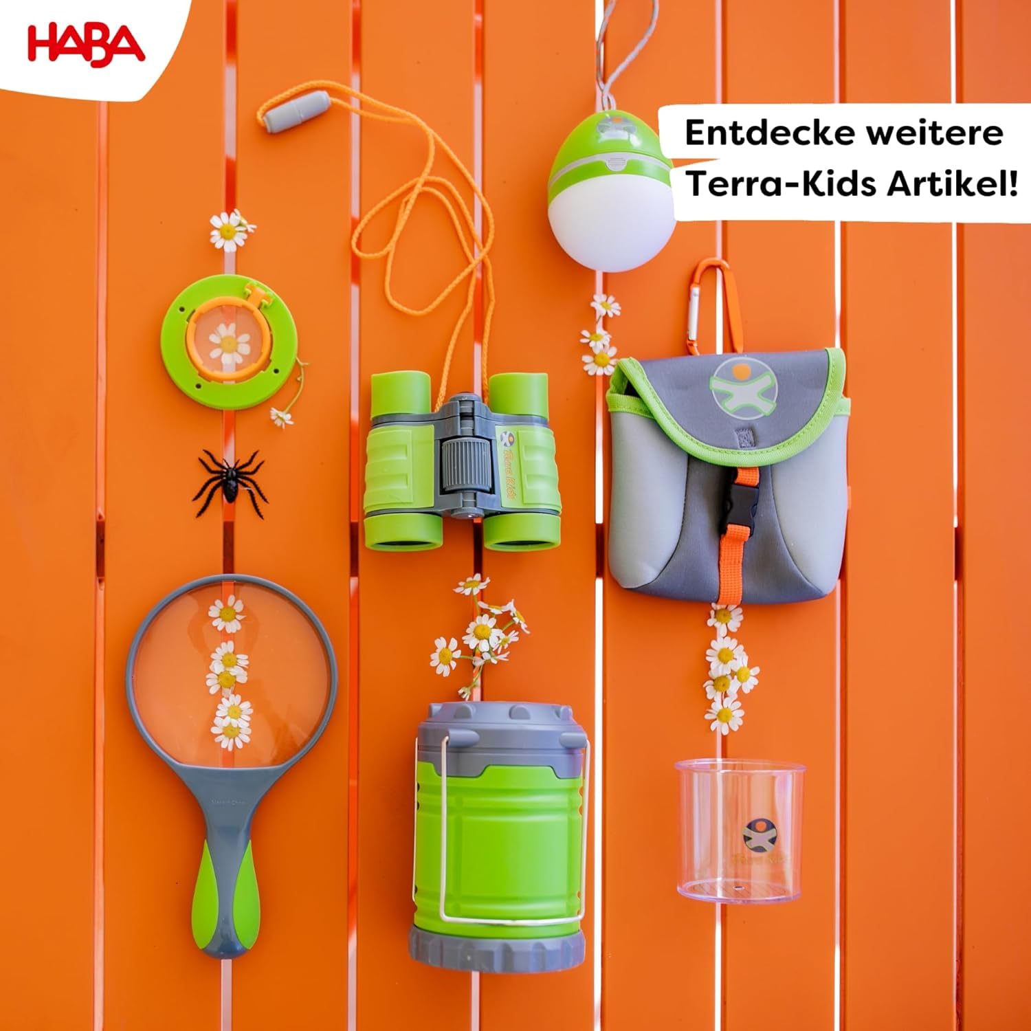 HABA Terra Kids Kinderfernglas Set – Robustes Outdoor Fernglas für Kinder, 4X Vergrößerung – Naturforscher Set inkl. Tasche & Wissenskarten – Geschenk für Kinder 4-8 Jahre