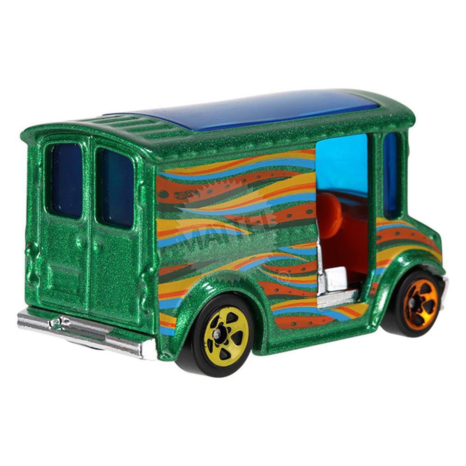 Amazon.com: 2015 Hot Wheels HW City Bread Box Green 29/250 : Home