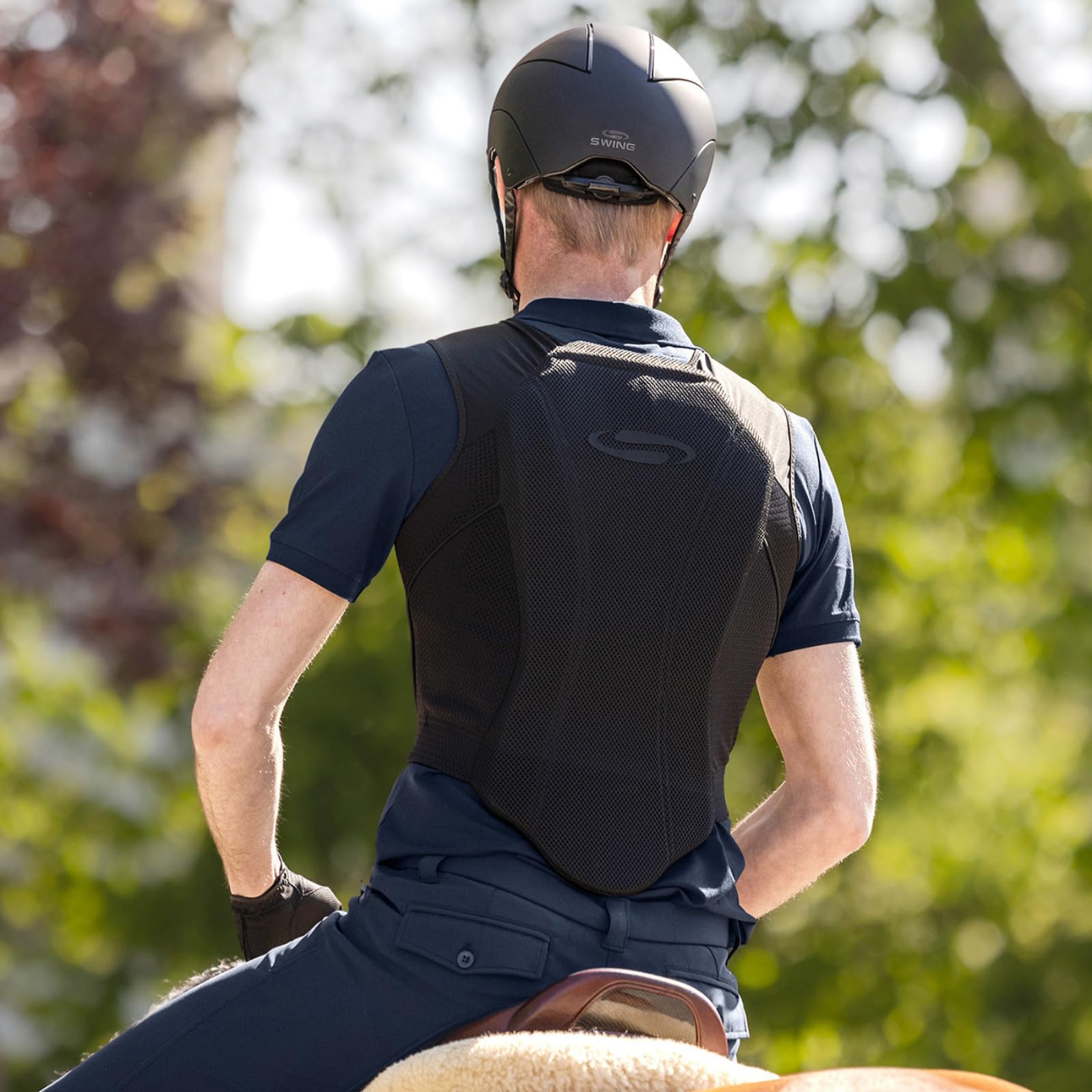RL24 - Rückenprotektor P24 Flex Swing – Protektorenweste – Reiter Schutzweste – atmungsaktiv & leicht – automatische Weitenregulierung – Unisex Reitweste in Schwarz für Erwachsene