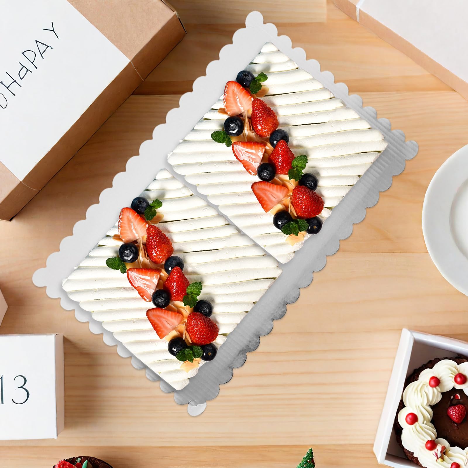 ULTECHNOVO Kuchenunterlagen Stabiler Kuchenboden Rechteckige 20 Stück aus Gewelltem 2mm Starkem Wellpapp Material mit Elegantem Wellenrand für Professionelle Displays und Festliche Anlässe