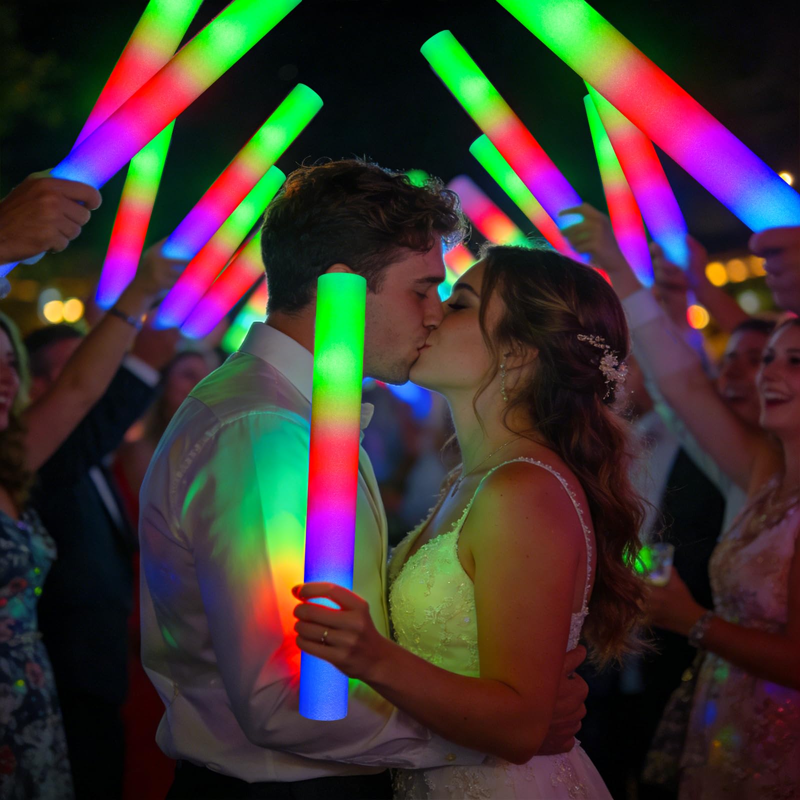 SHQDD 72 bastoncini luminosi in schiuma, si illuminano al buio per feste con 3 modalità lampeggianti colorate, confezione per feste per matrimoni, compleanni, rave, concerti, Capodanno, carnevale