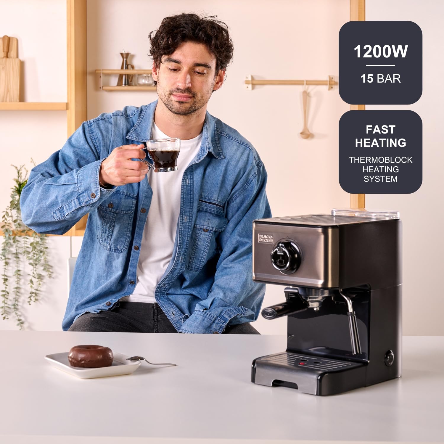 BLACK+DECKER BXCO1200E - Machine à Expresso 1200 W, 15 Bars, Réservoir 1,2 L, pour Dosette et Moulu, 2 Tasses, Buse Vapeur, Plaque Chauffante, Noir et Inox