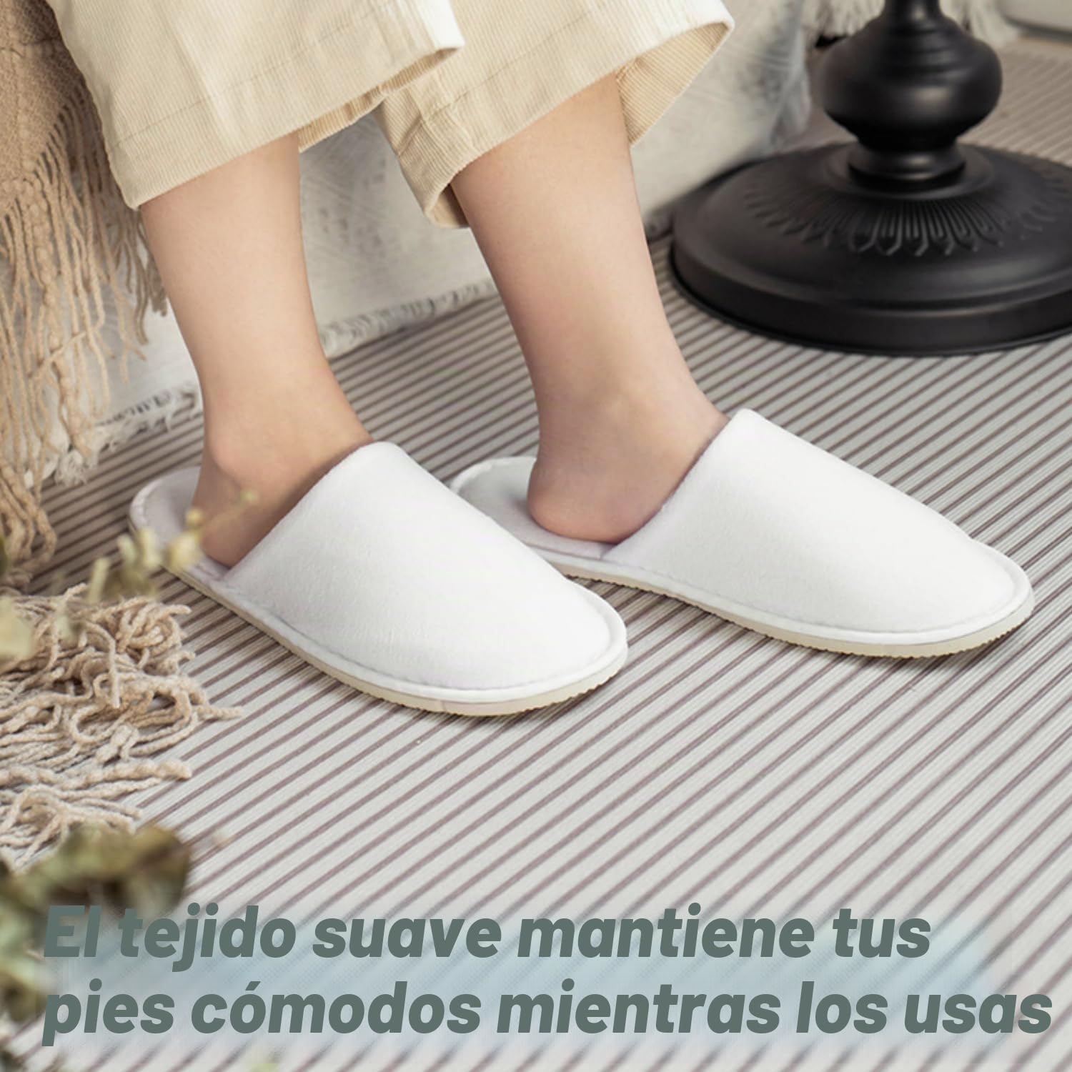 Tokaneit 24 Pares Zapatillas Desechables, Zapatillas de Hotel, Pantuflas Invitados, Pantuflas para Mujer y Hombre, para SPA Invitados a la Fiesta y Viaje (Blanco)