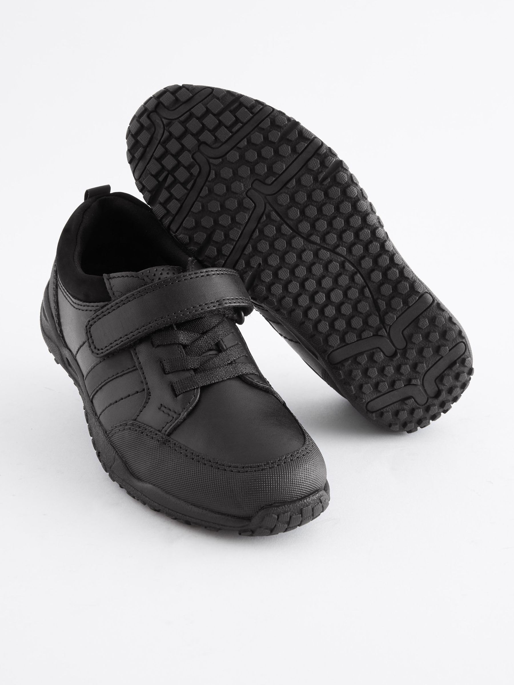 NEXT Niños Zapatos Escolares de Cuero con Cordones elásticos de Corte Ancho (H)