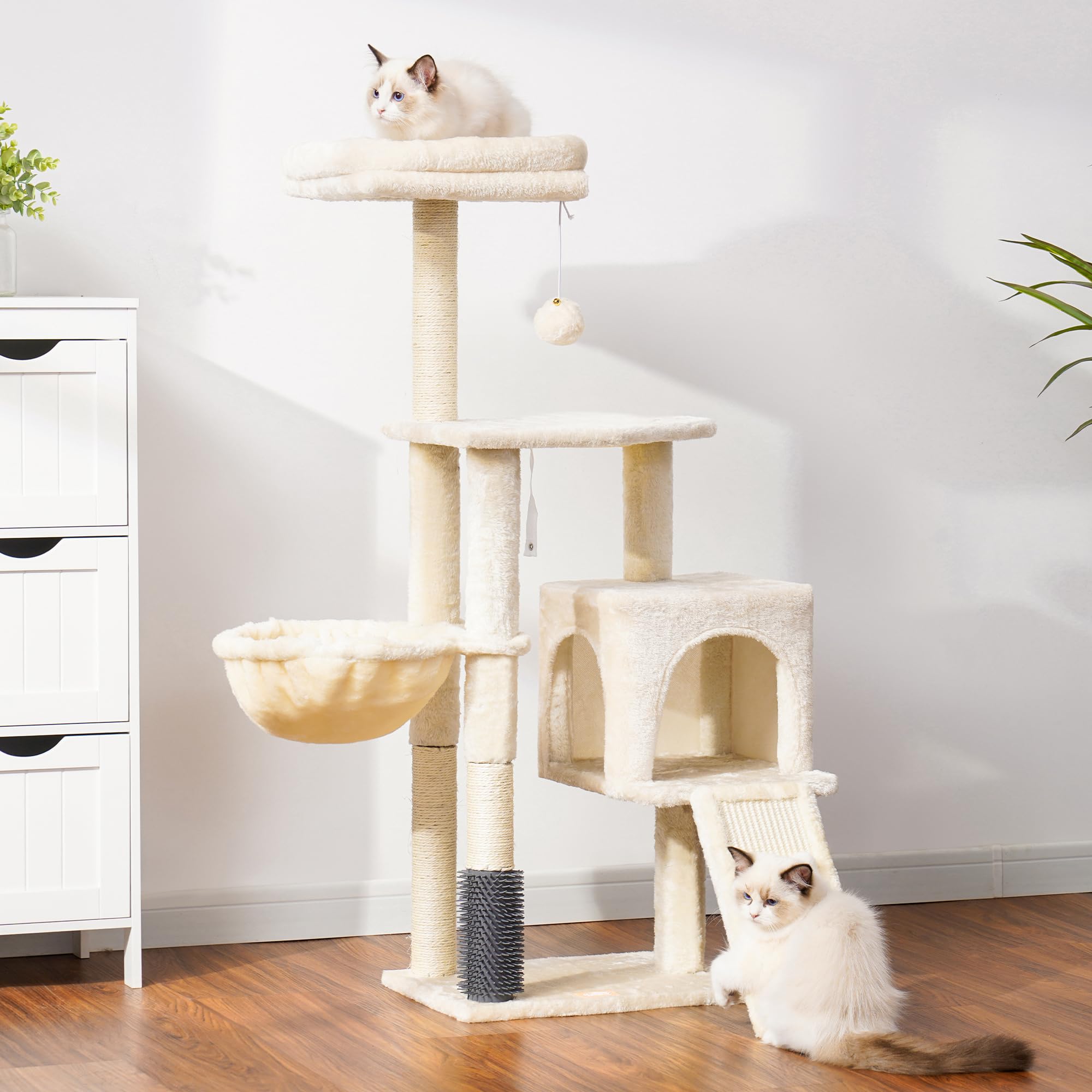 Heybly Arbre à Chat, Brosse de Nettoyage Automatique, Arbre à Chat Domestique Robuste avec Peluche Polie, Chaise Longue, Bac à Litière avec Panneaux et Griffoir, Beige HCT005SM