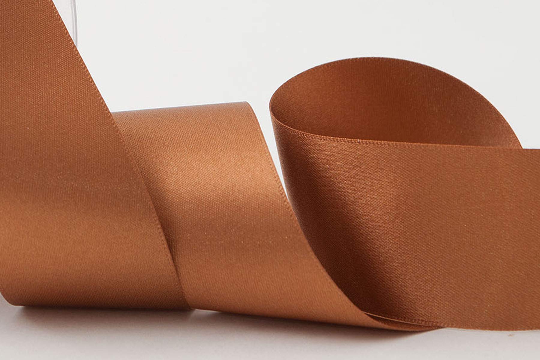 Berisfords Double FACE Poly Satin Ribbon, Sable, 35 mm - Image 3
