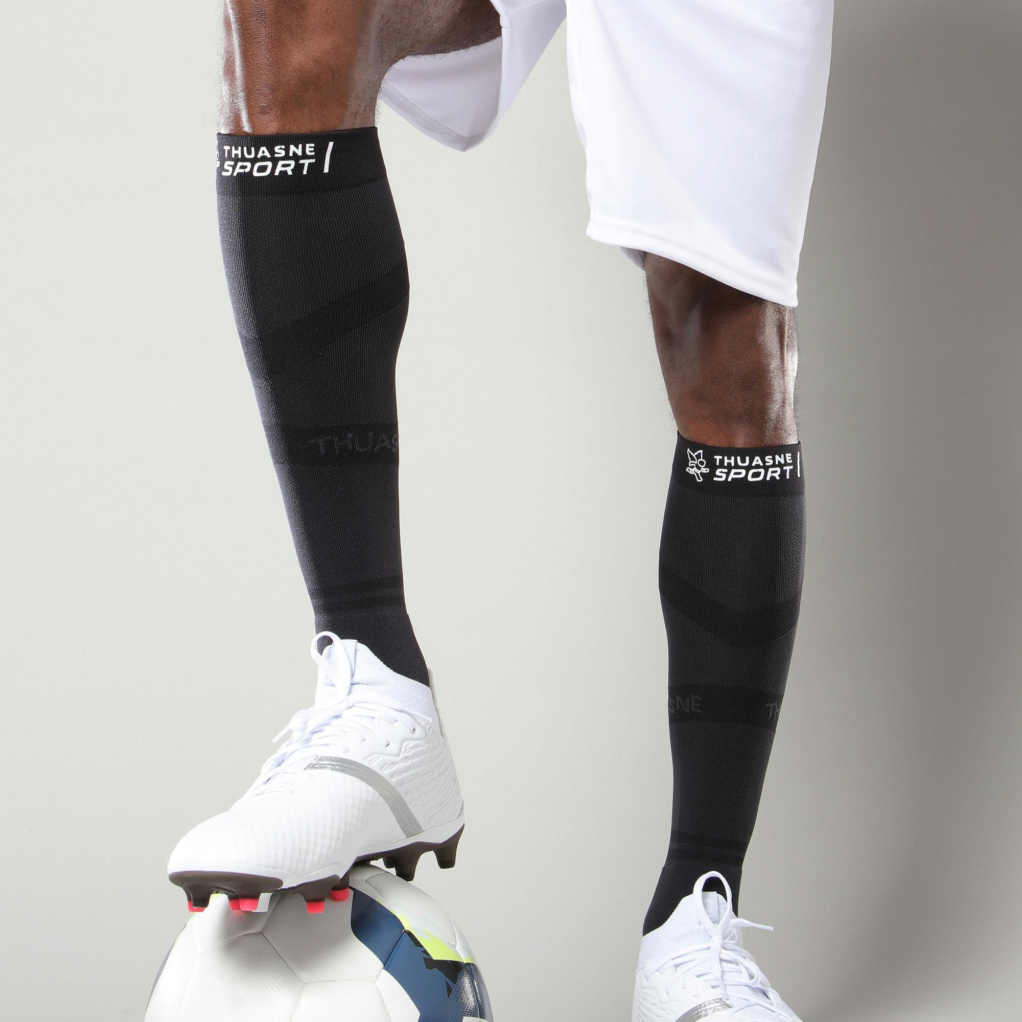 Thuasne Chaussettes Hautes Grip Performance Compression Dégressive Cheville Mollet Confort Anatomique Anti-Dérapant Sports Collectifs