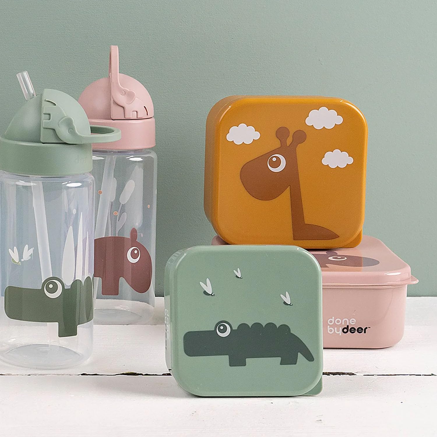 Done by Deer Gourde avec paille Ozzo Rose - 350 ml - Avec paille de réserve et embout - Ø6,5 x H 20 cm - 100 % polypropylène, bec : 100 % silicone, tous deux de qualité alimentaire