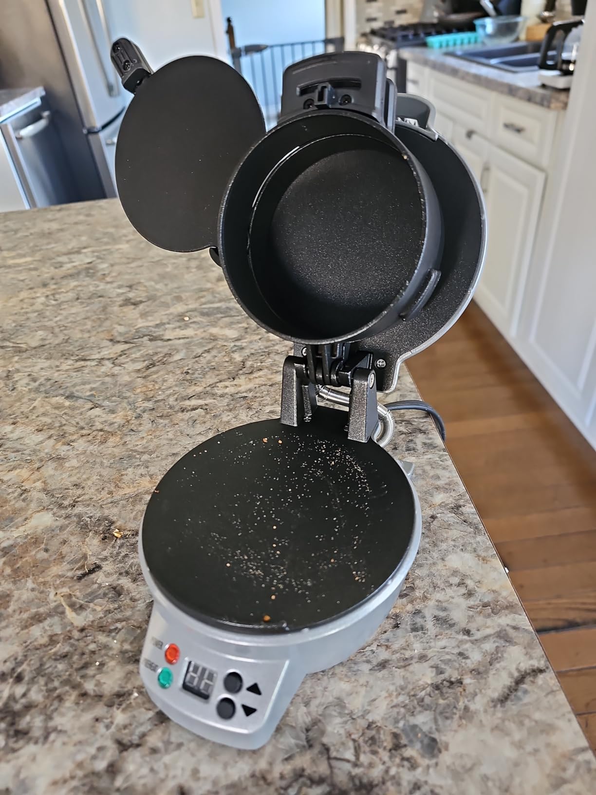 Hamilton Beach Dual Breakfast Sandwich Maker with Timer. Silver (25490A) photo review