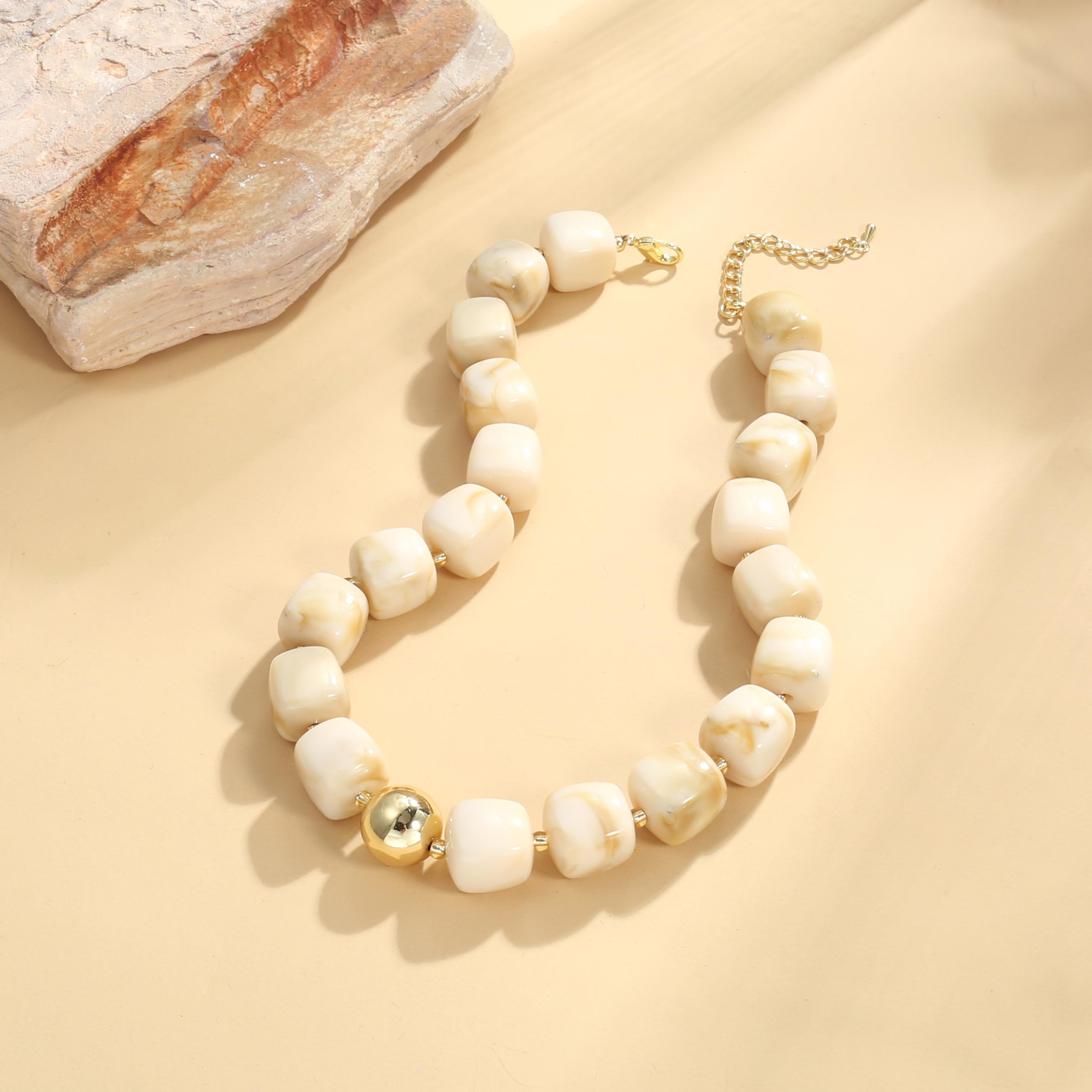 Colliers colorés pour femme - Grand collier de perles carrées multicolores en résine - Collier tendance et audacieux