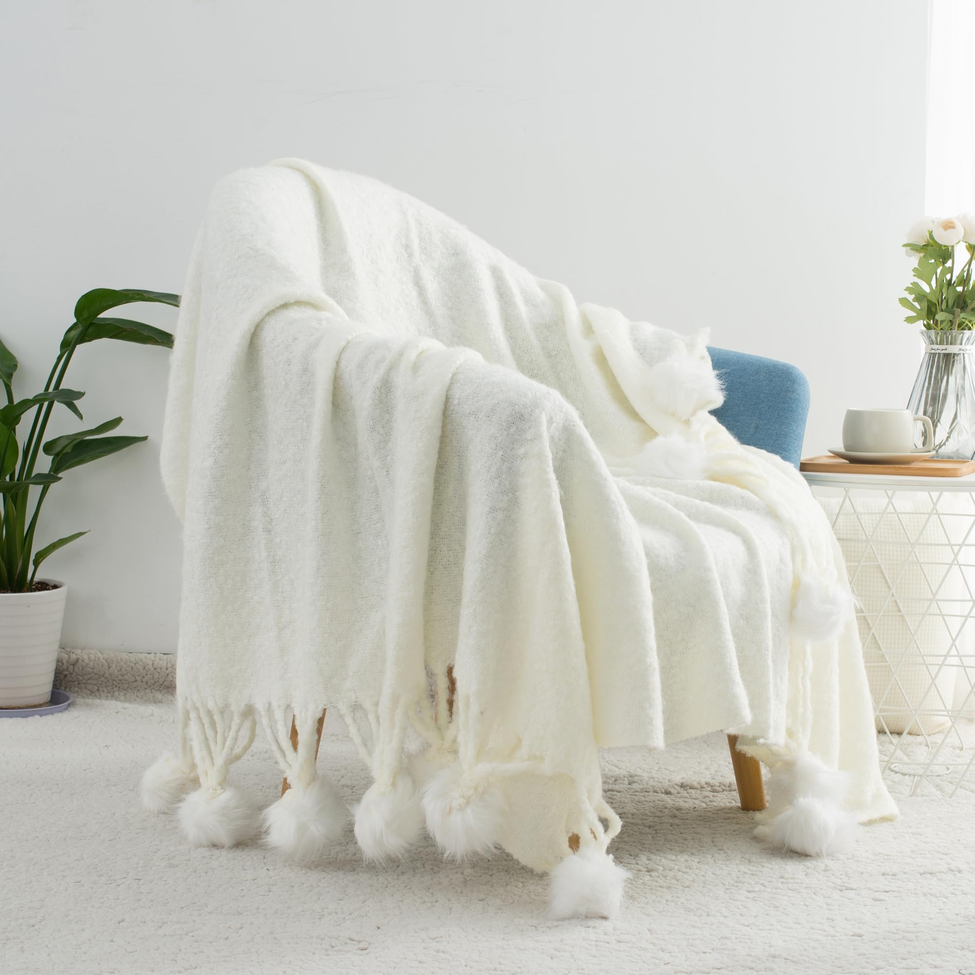 Weiße Pompon-Überwurfdecke für Couch, 152,4 x 203,2 cm, weich, leicht, gestrickt, Bauernhaus, dekorative Decken für Bett und Sofa