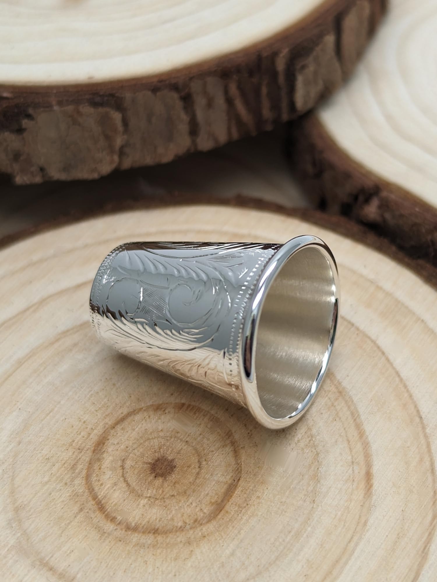 Wiktoriański liściasty grawerowany naparstek - 20 mm x 22 mm - lite srebro wysokiej próby 925 -