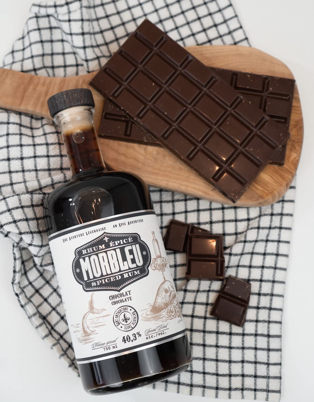 Rhum épicé Morbleu noir au chocolat du Canada - Distillerie Mariana - Aux 5 épices - 40,3% - Les Trésors d'érable