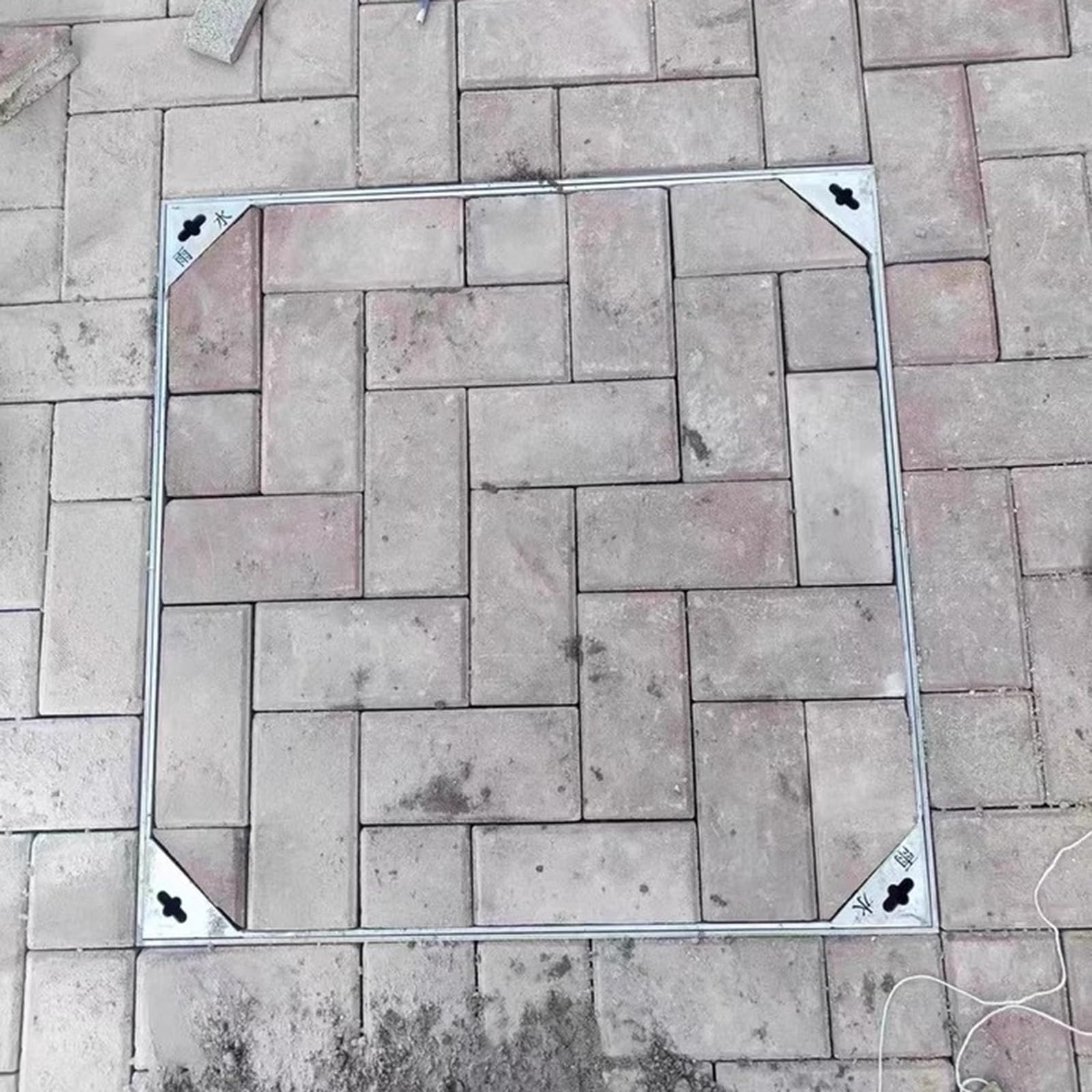 Couvercle de trou d'homme invisible pour intégrer une trappe de fosse septique