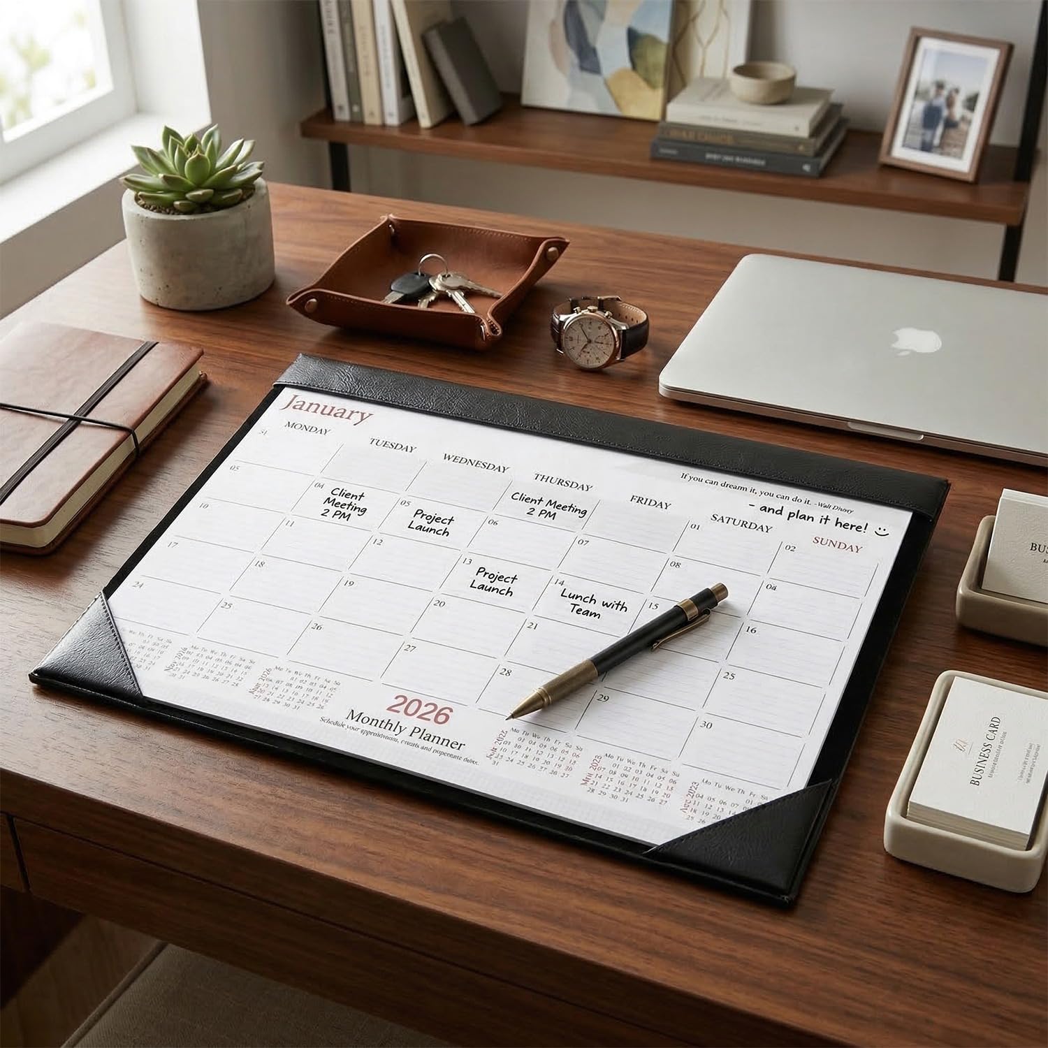panku® Calendario de escritorio 2024 de piel sintética/tablero DM resistente, planificador de mesa lleno de año, planificación mensual, horario diario para oficina, escuela y hogar, paquete de 1