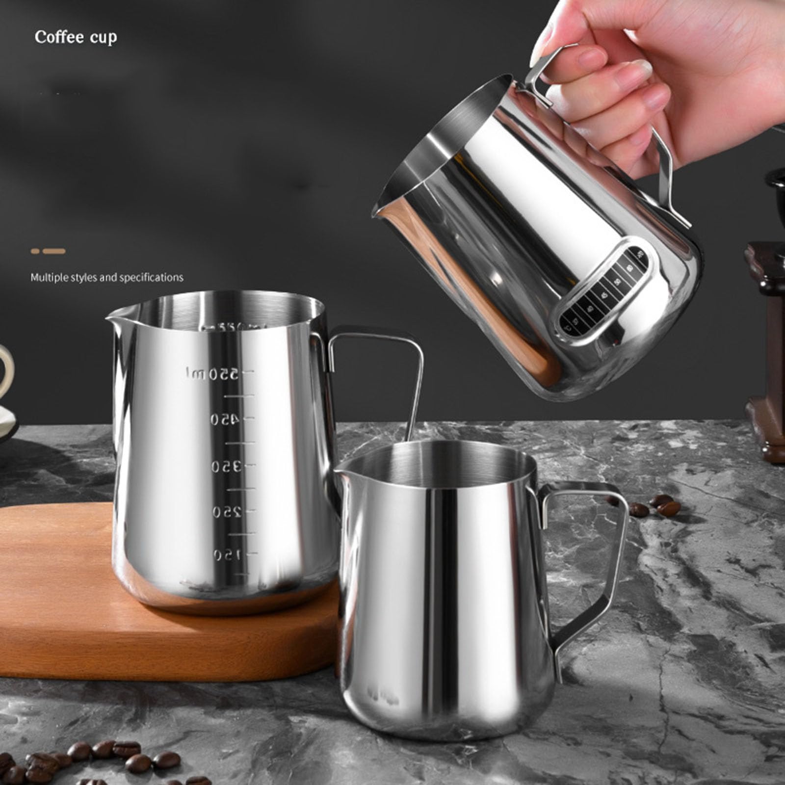 Dzbanek na mleko ze stali nierdzewnej 550 ml ze znakiem pomiarowym i piórem do latte art – idealny dla miłośników cappuccino i kawy, srebrny dzbanek do spieniania mleka dla baristów i użytku domowego